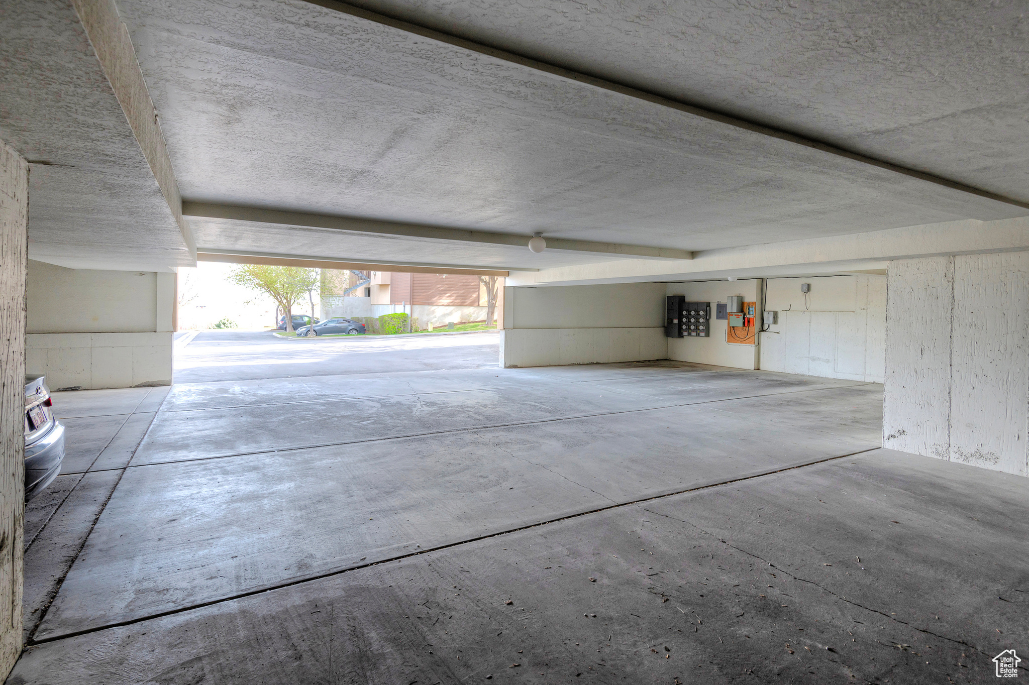 733 W JEFFERSON LN