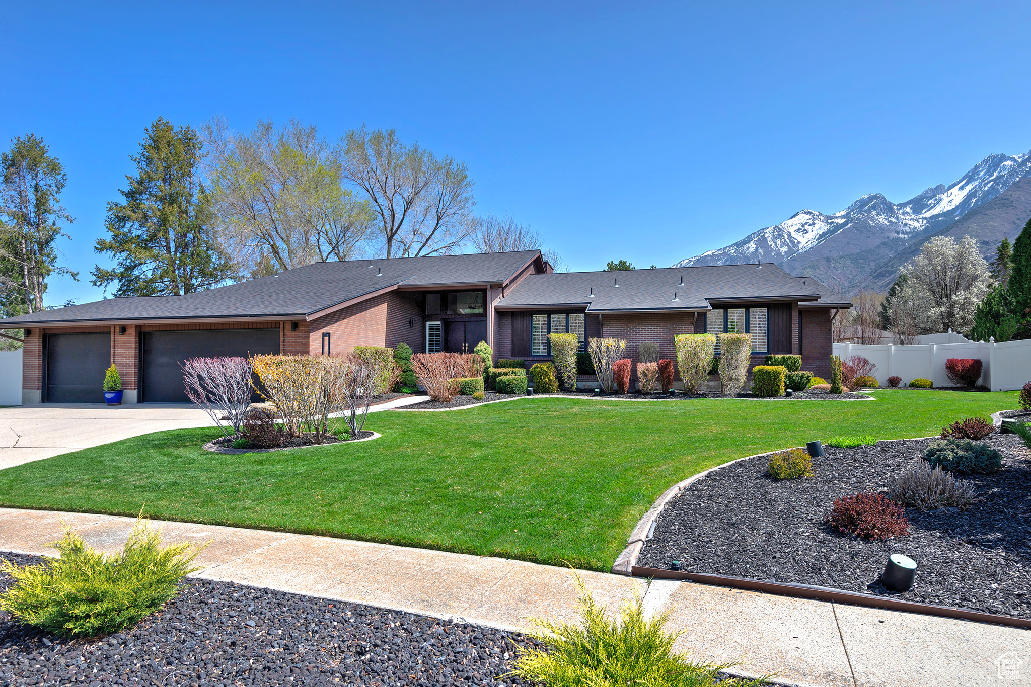 12155 S MOUNTAIN SHADOW RD