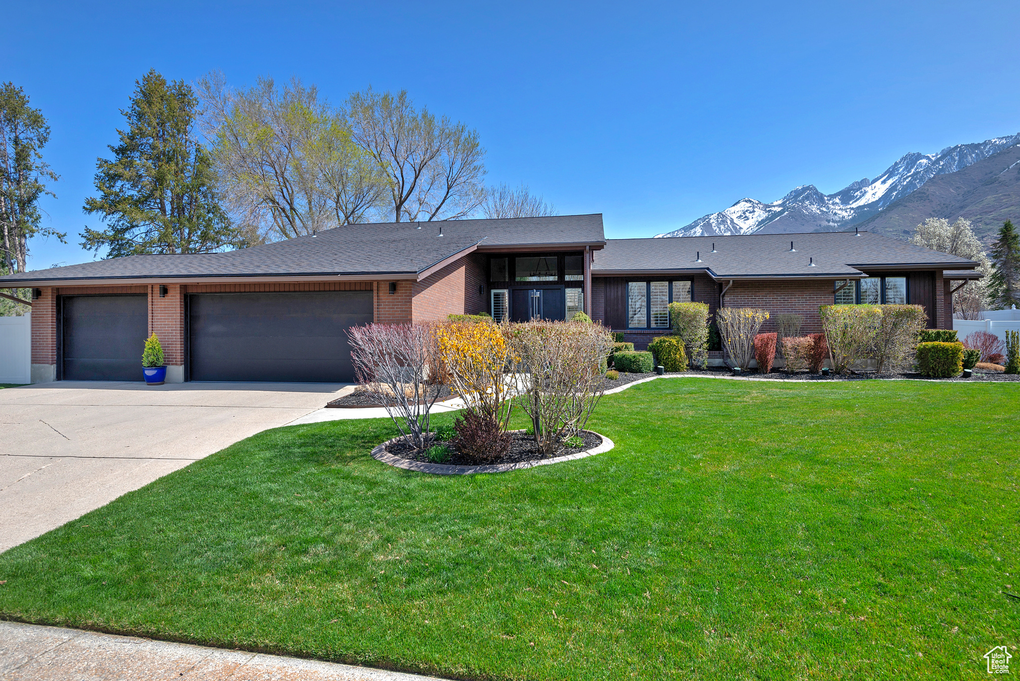 12155 S MOUNTAIN SHADOW RD