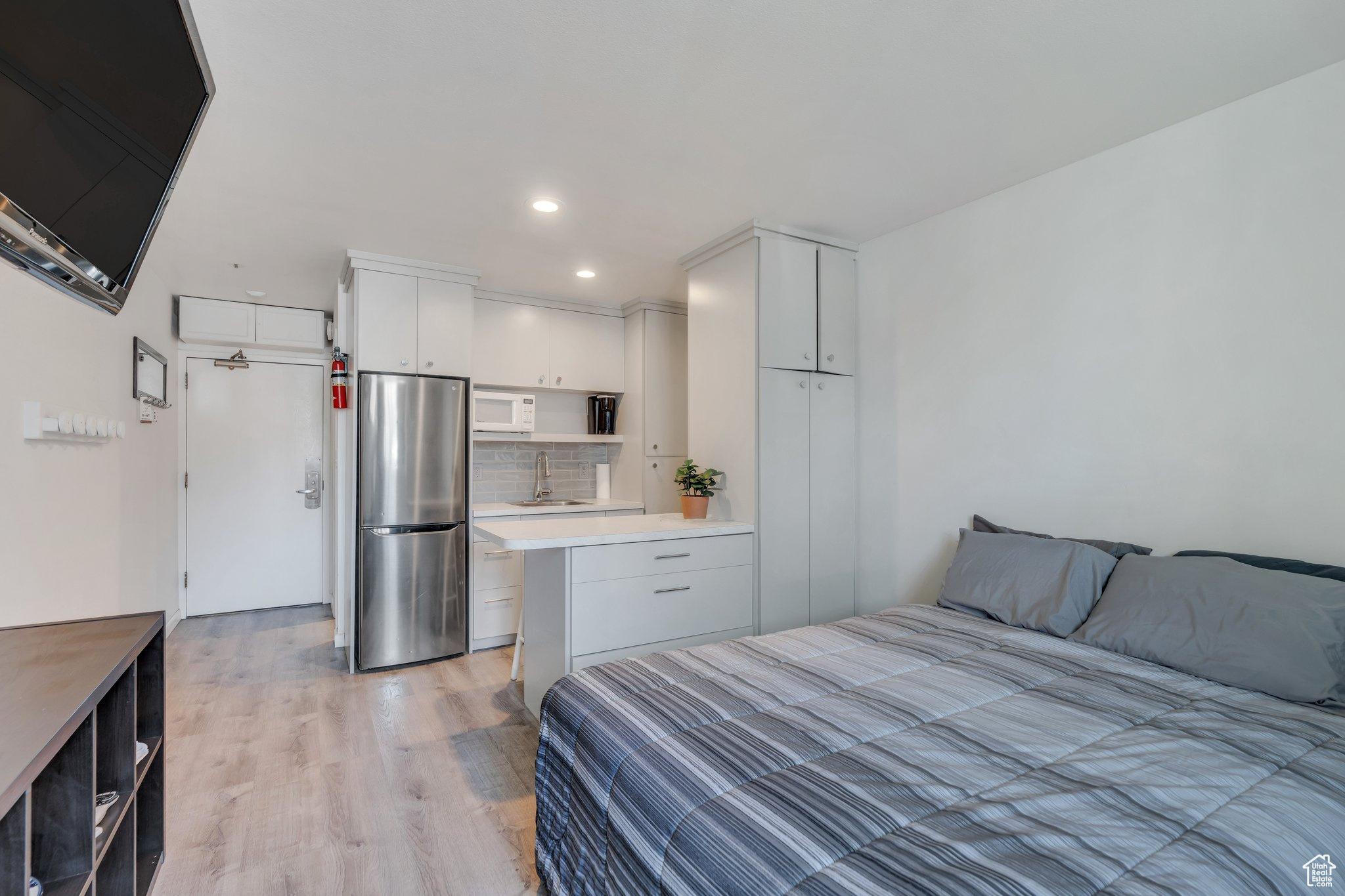 2015 PROSPECTOR AVE #104