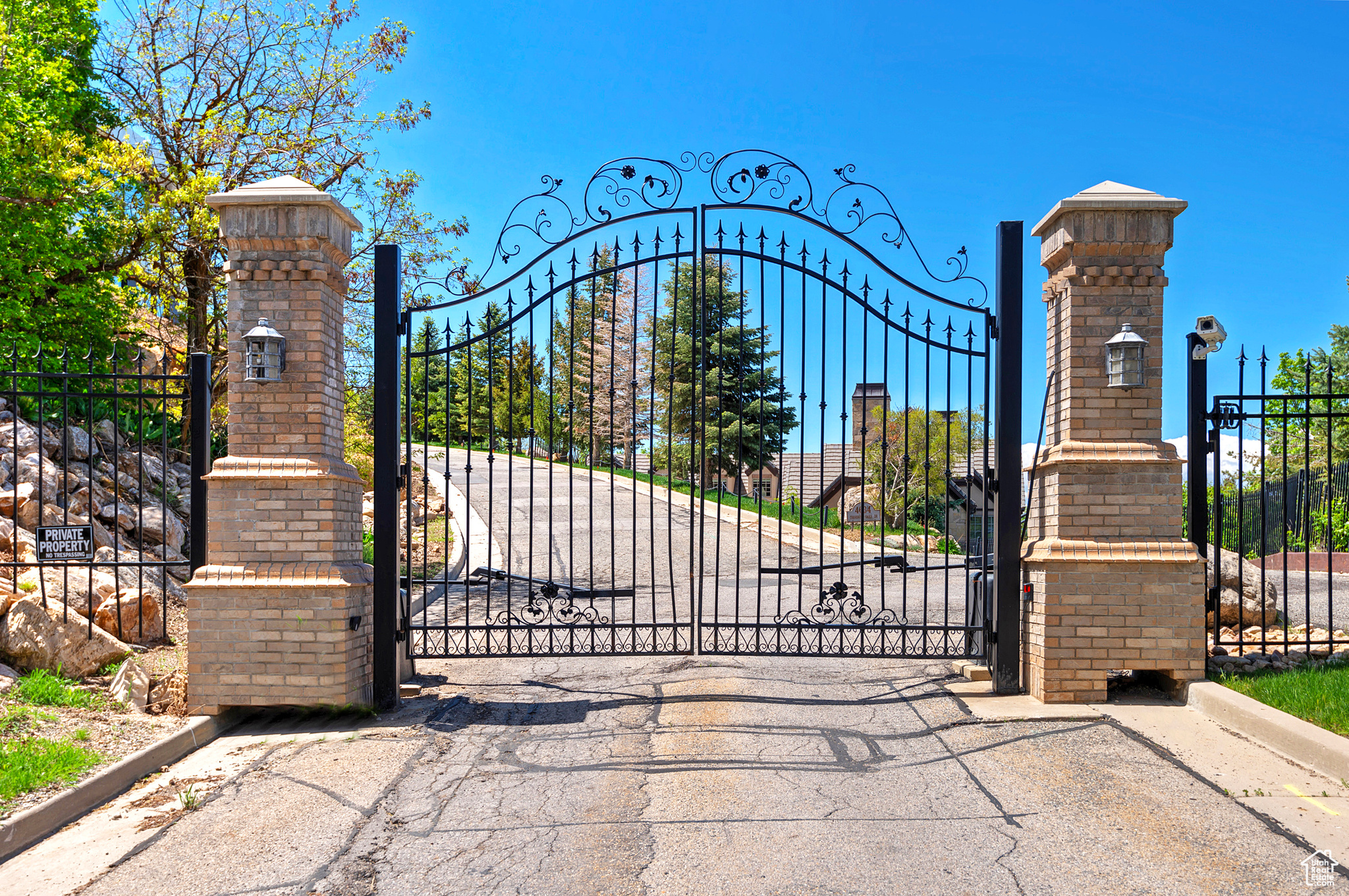 4695 S THOUSAND OAKS DR