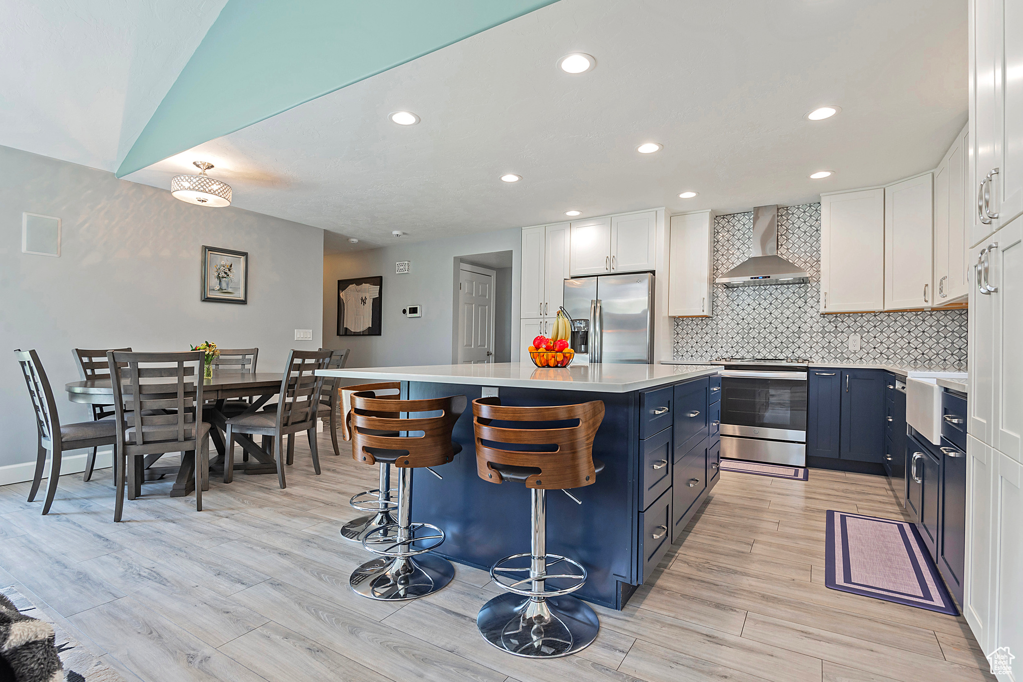 1088 W WALDEN PARK DR