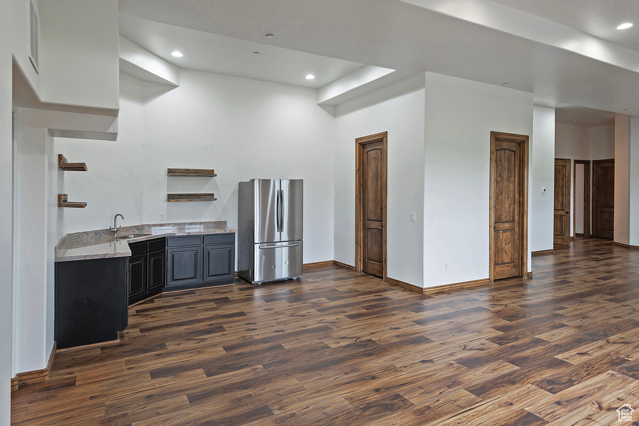 1604 E TRAIL CREST CT