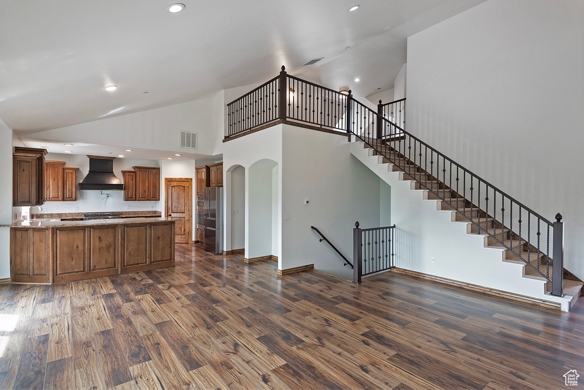 1604 E TRAIL CREST CT