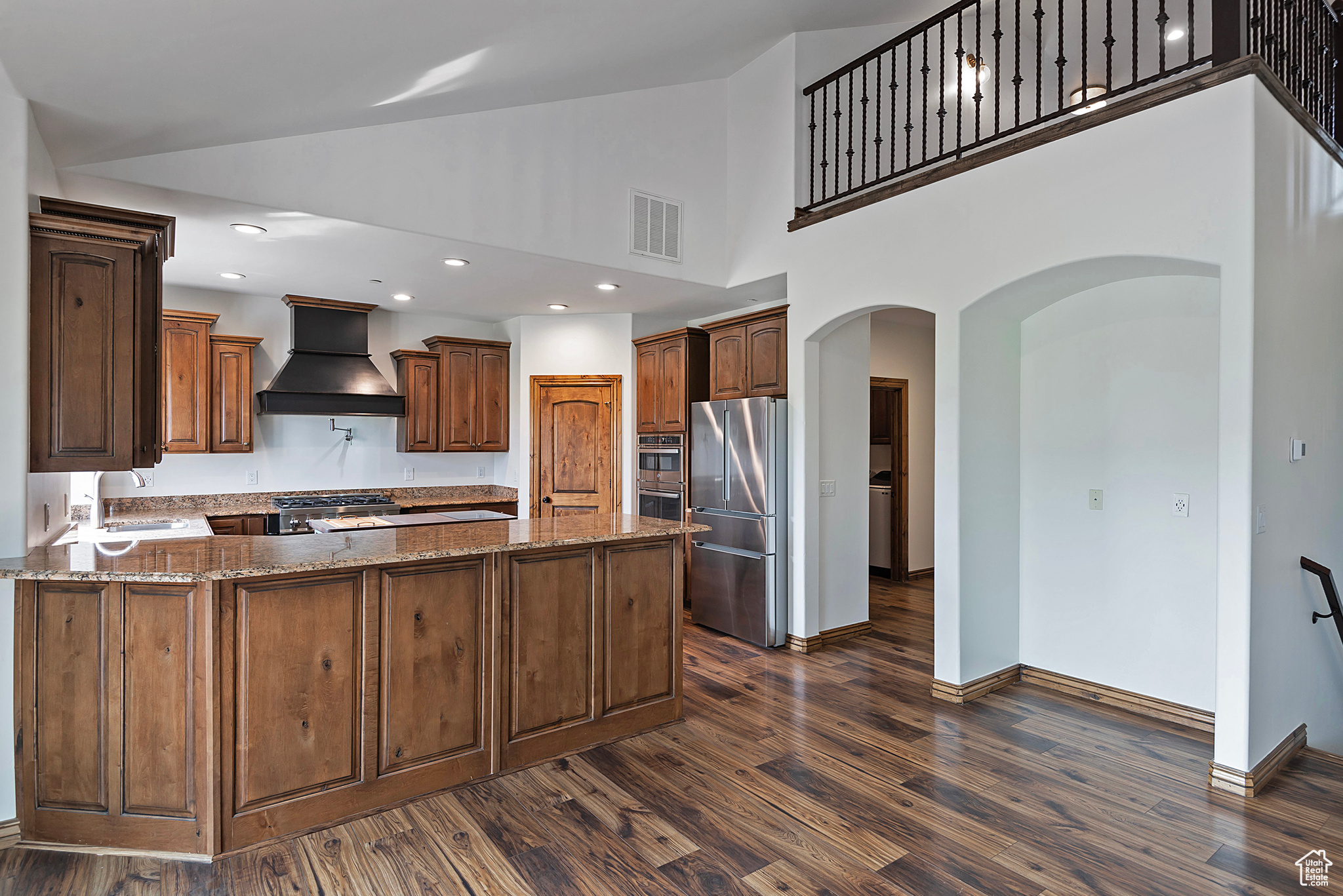 1604 E TRAIL CREST CT