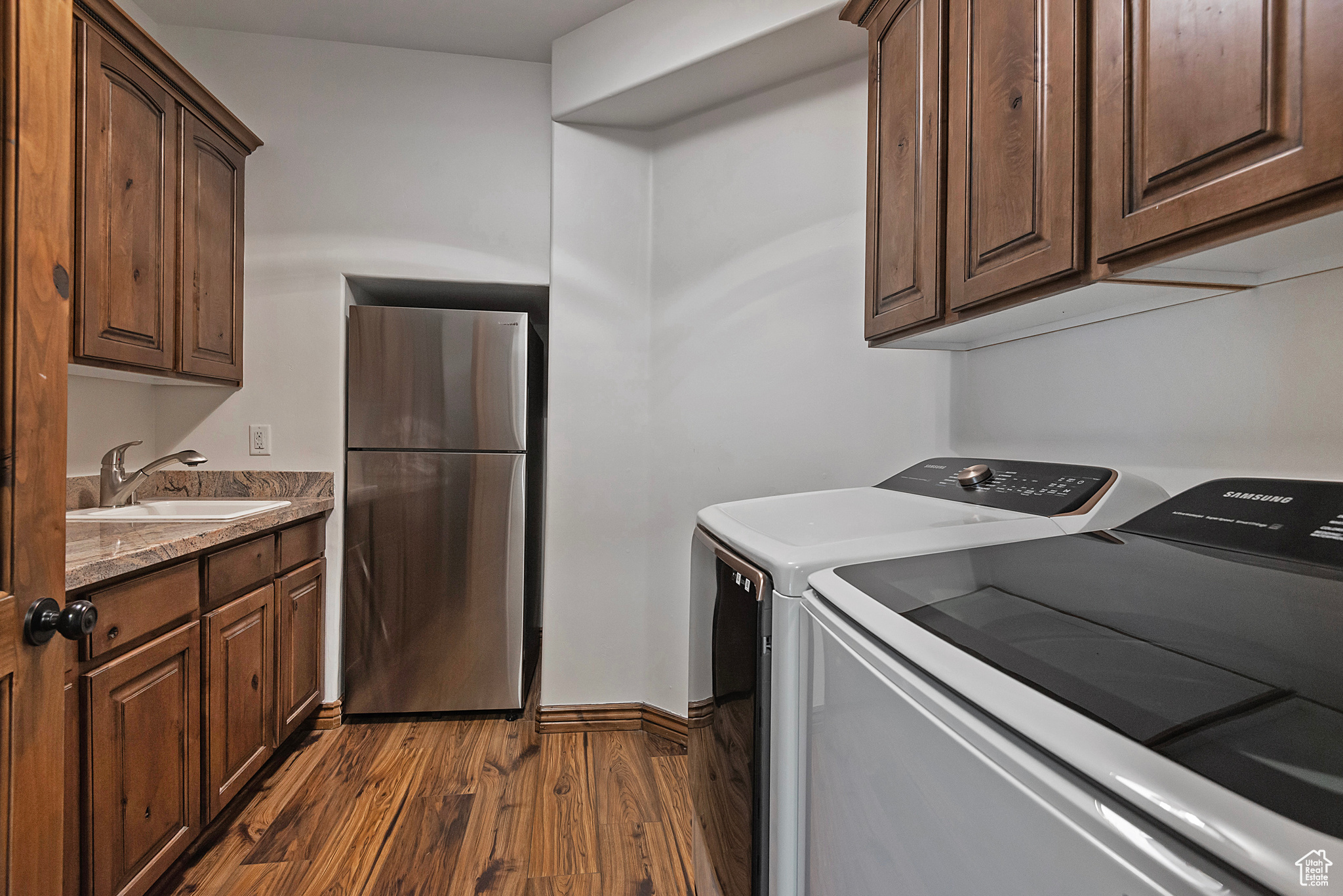 1604 E TRAIL CREST CT