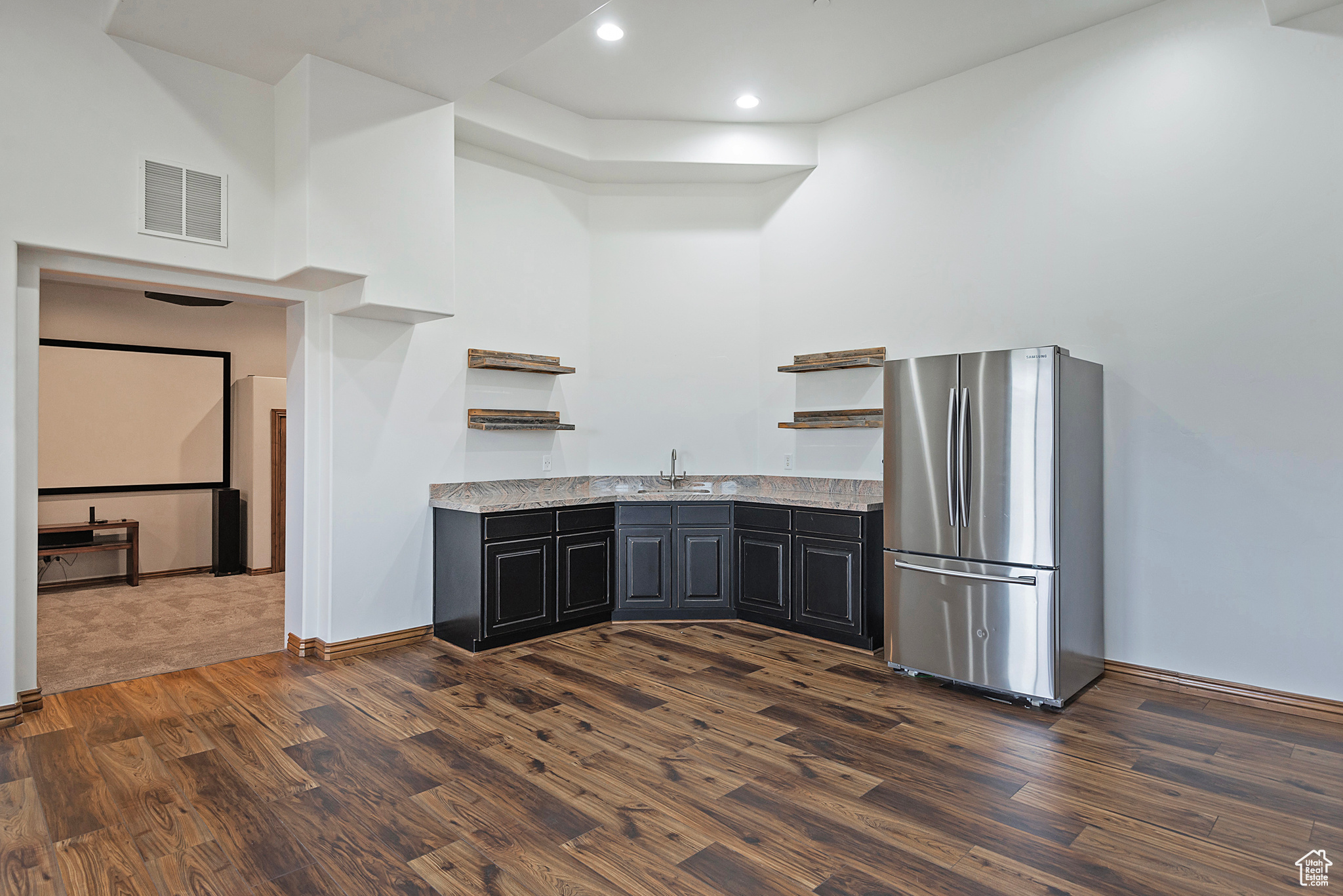 1604 E TRAIL CREST CT