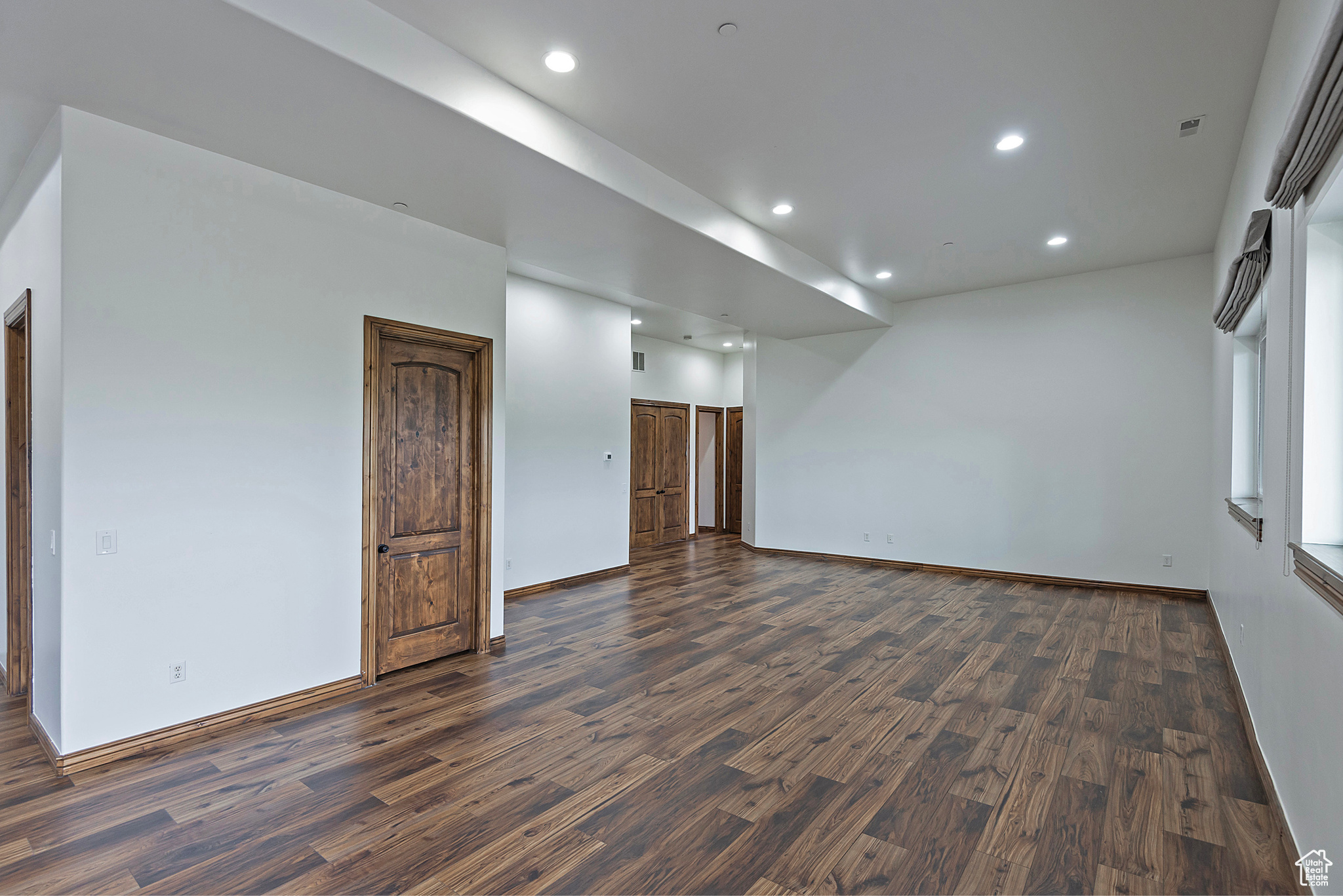 1604 E TRAIL CREST CT