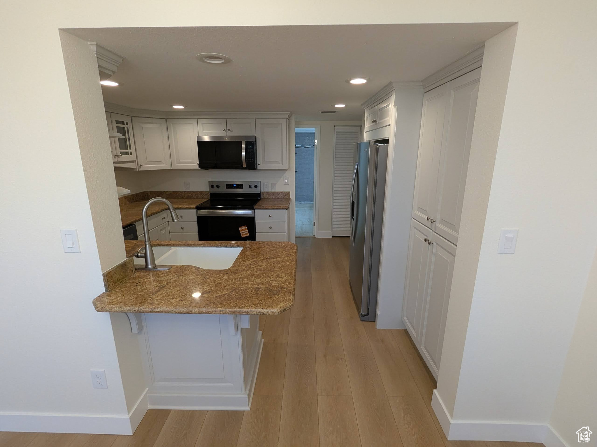 241 N VINE ST #404E
