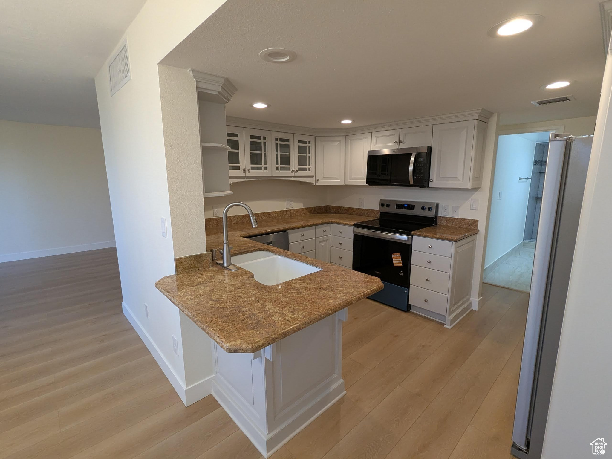 241 N VINE ST #404E
