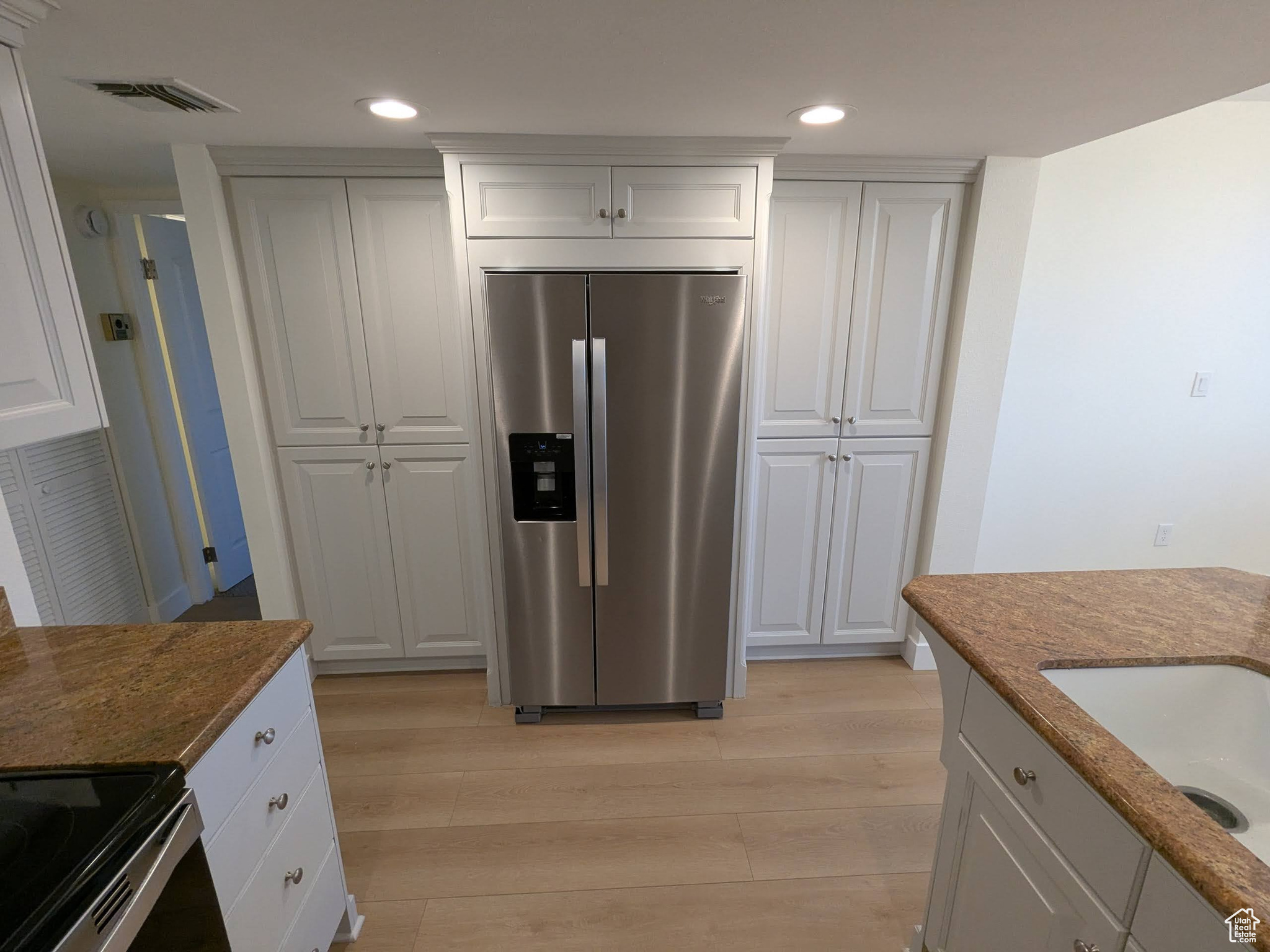 241 N VINE ST #404E