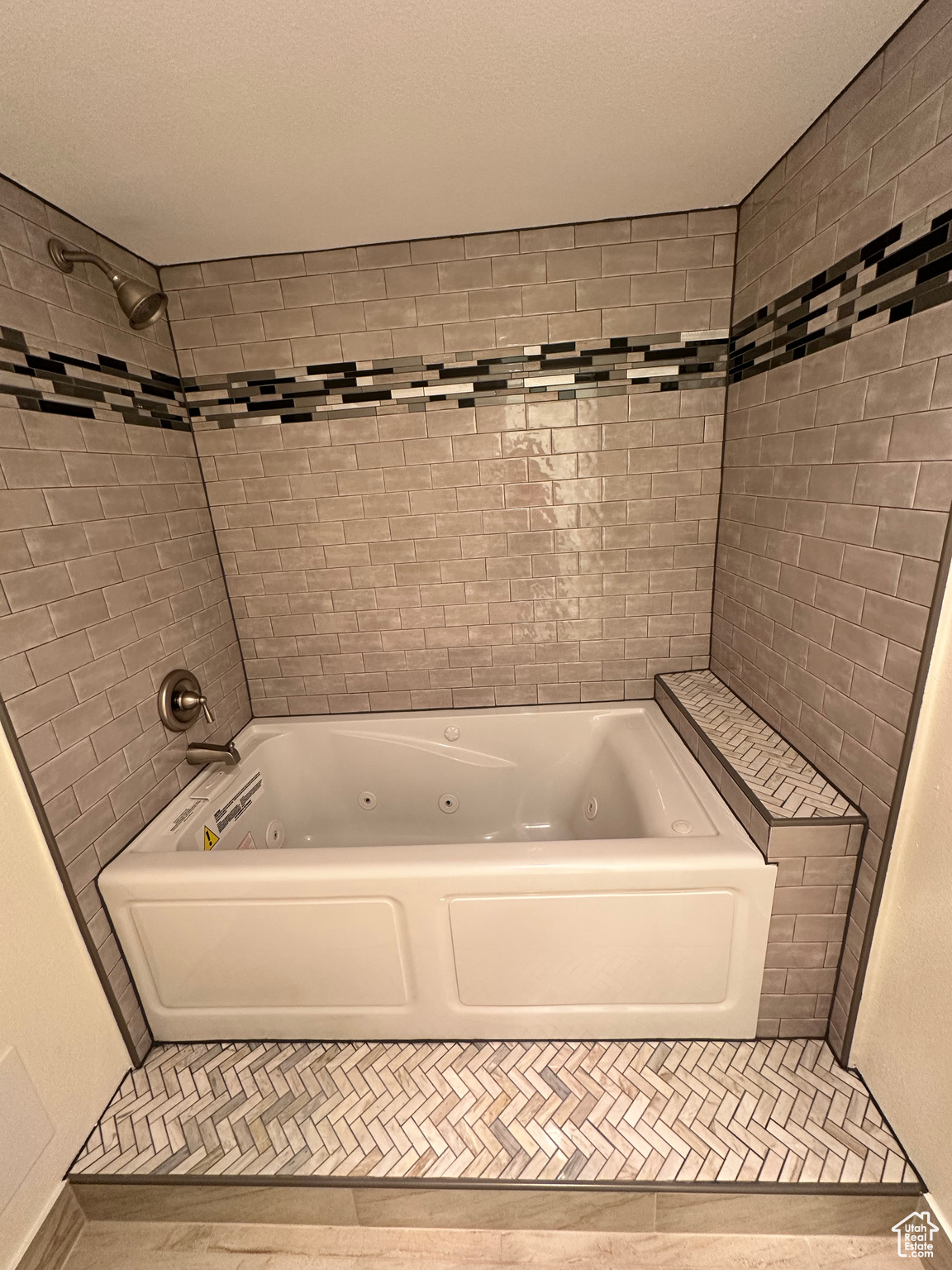 241 N VINE ST #404E