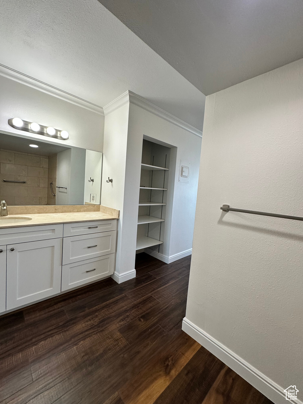 241 N VINE ST #207W