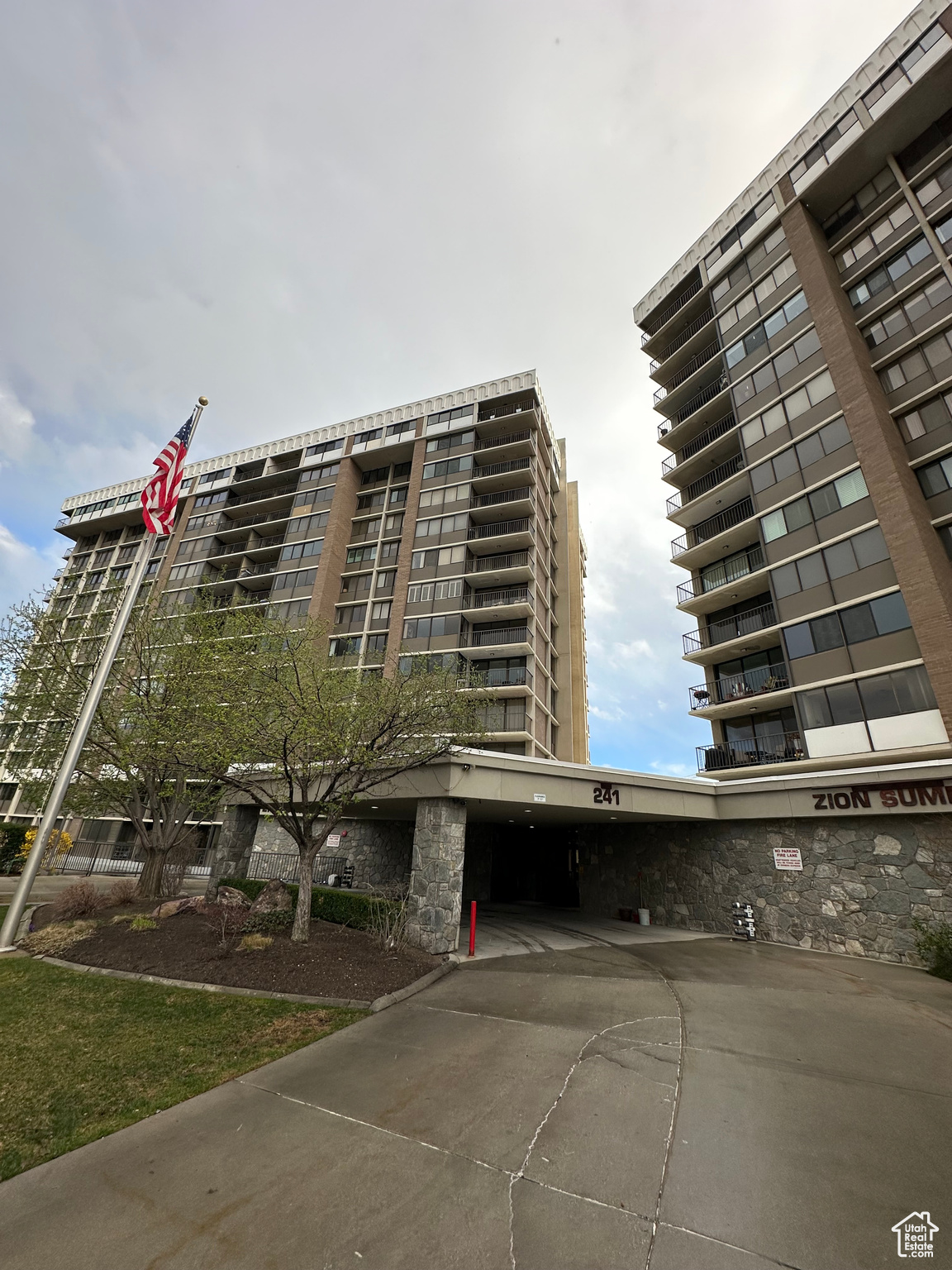 241 N VINE ST #207W