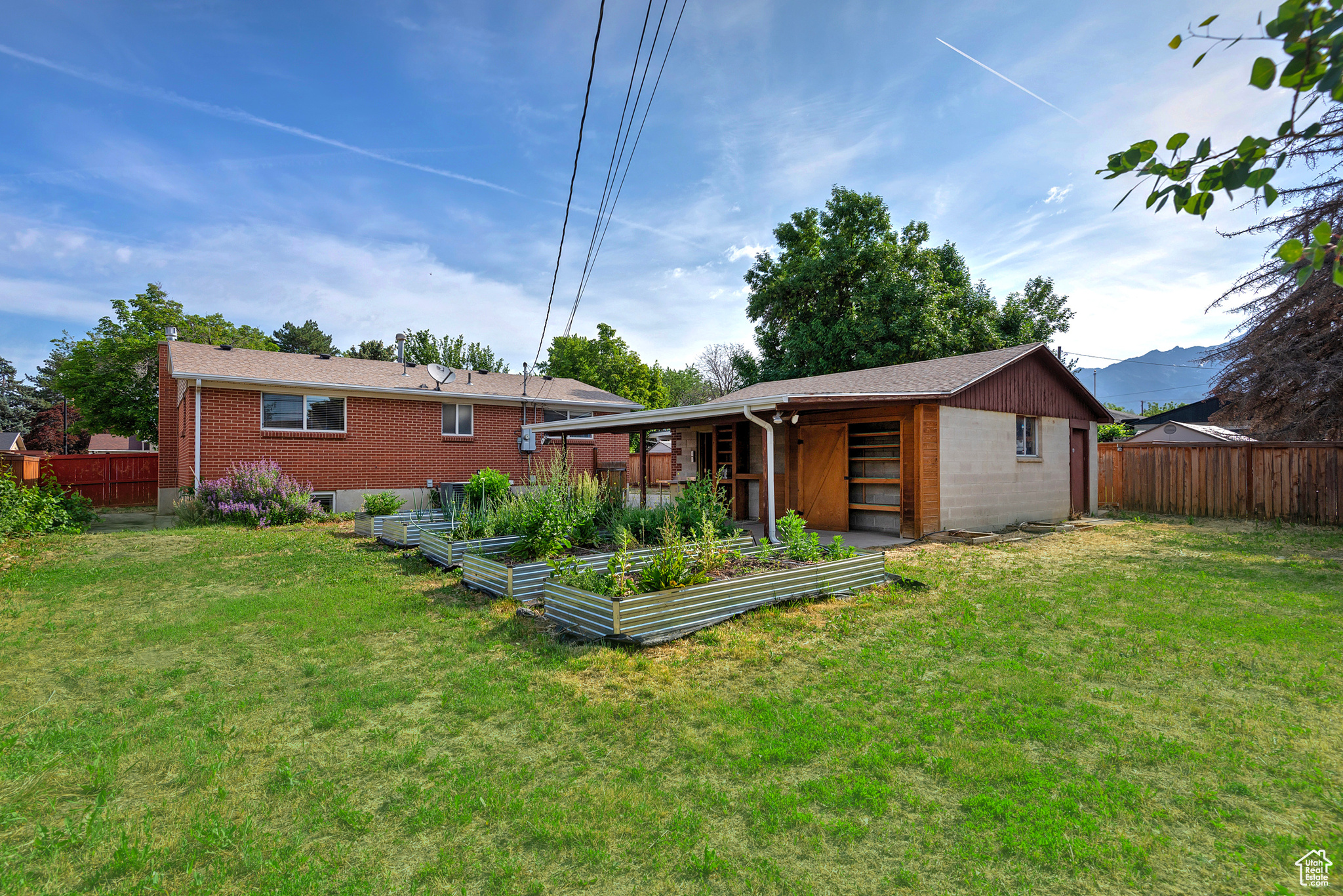 628 E WYANDOTTE AVE