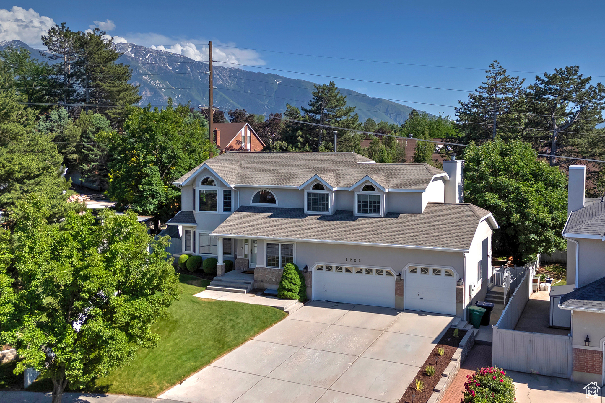 1222 E BIG PINE CIR