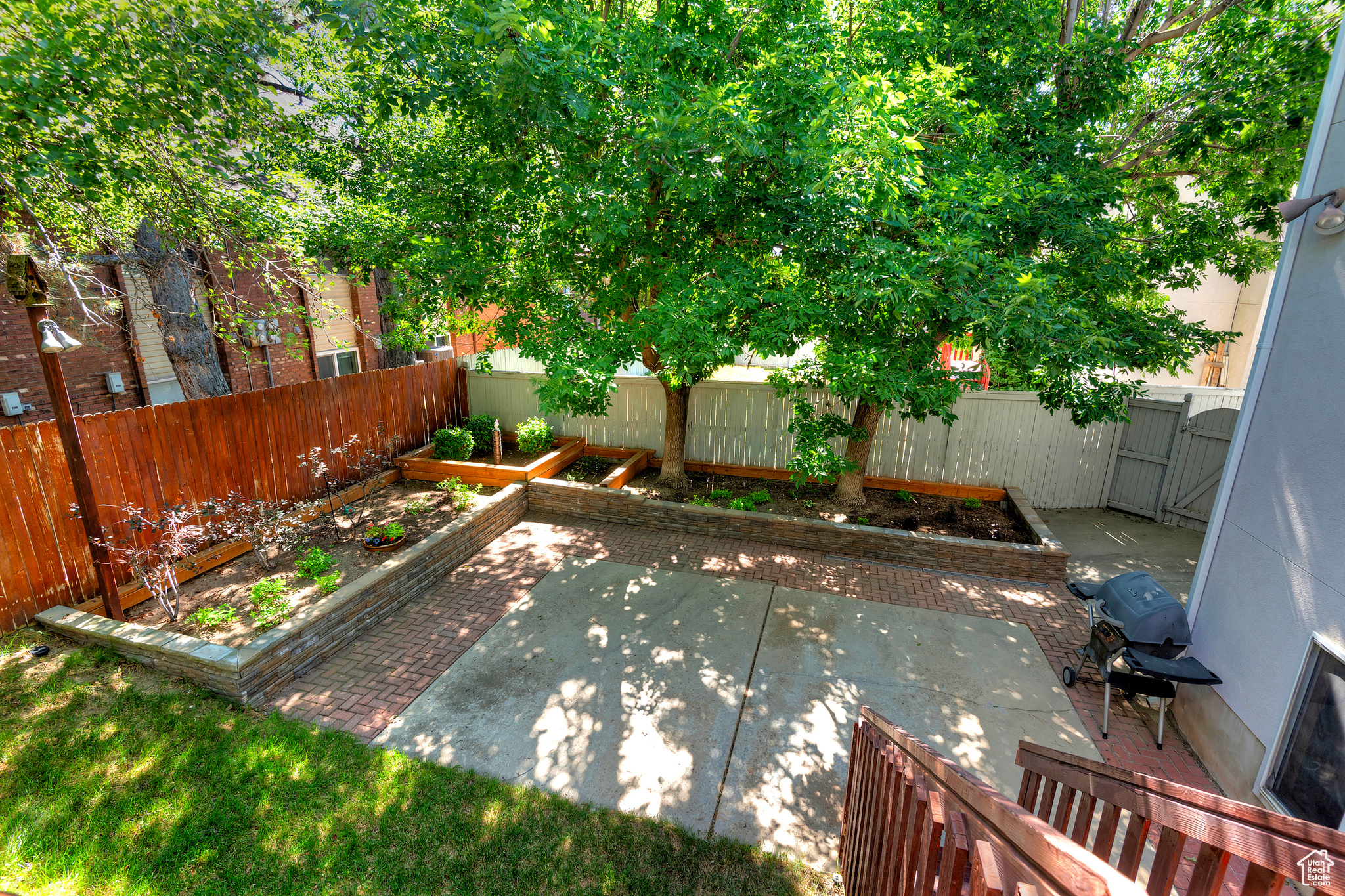 1222 E BIG PINE CIR