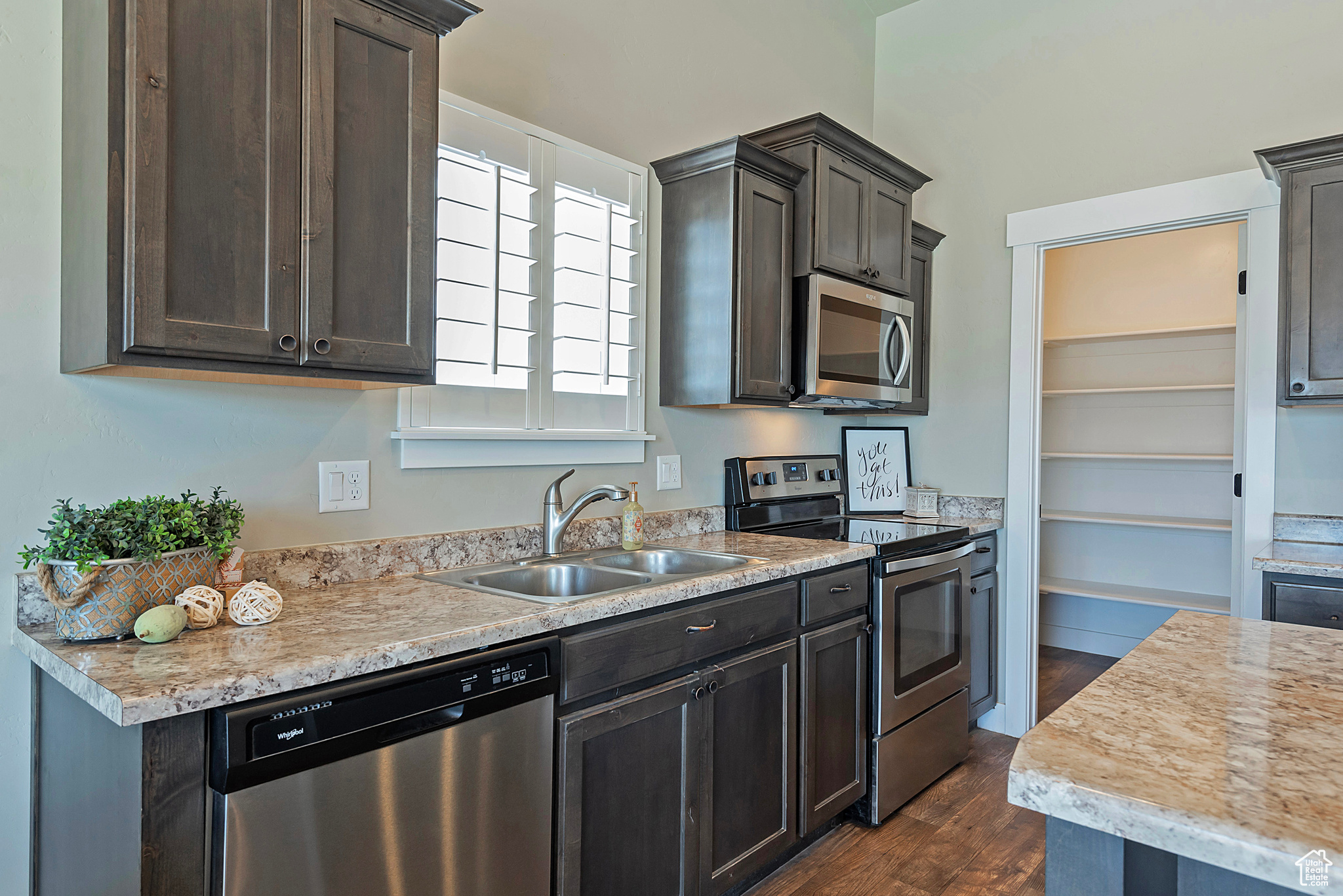 534 S CHAN DR