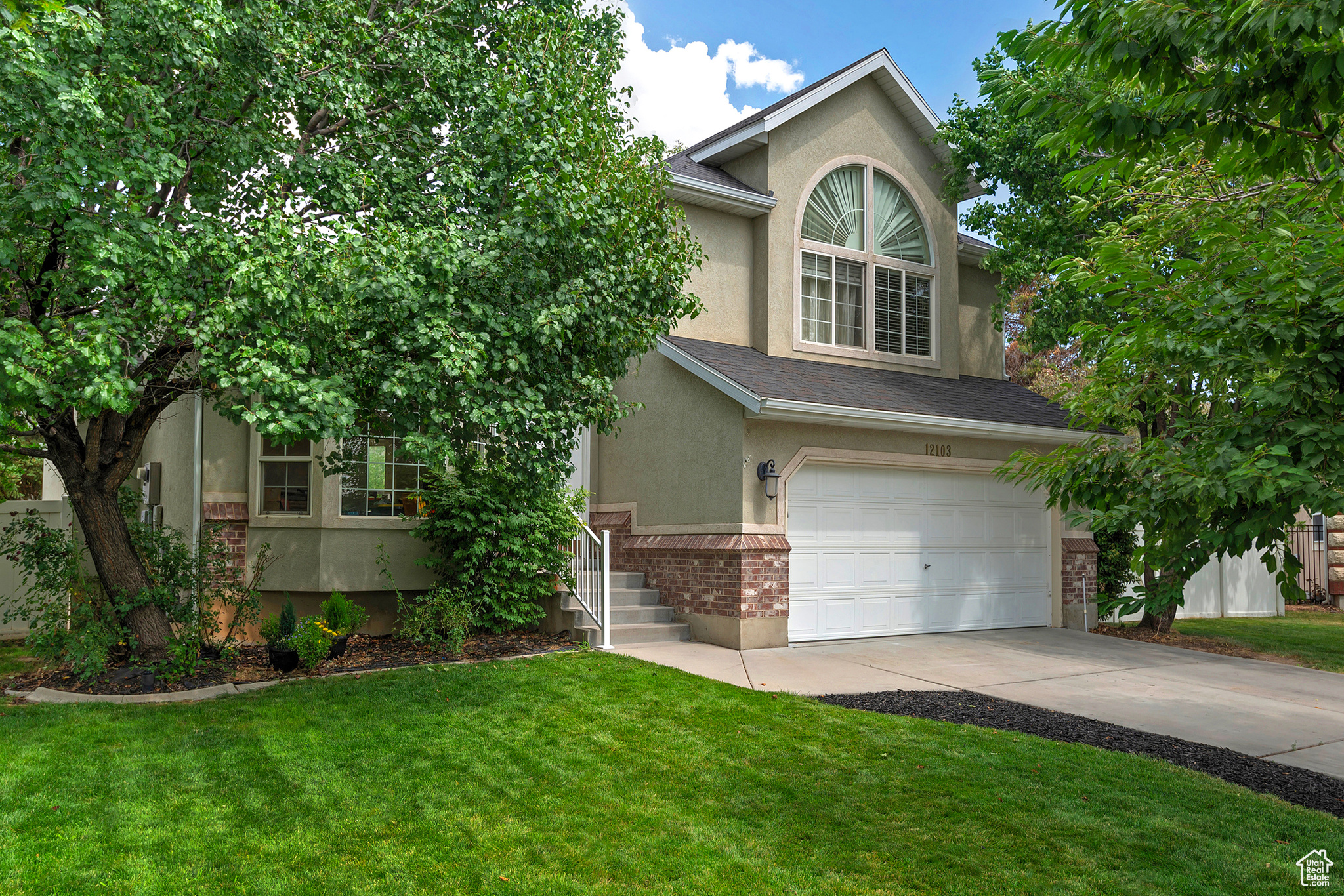 12103 S HERON RIDGE CIR