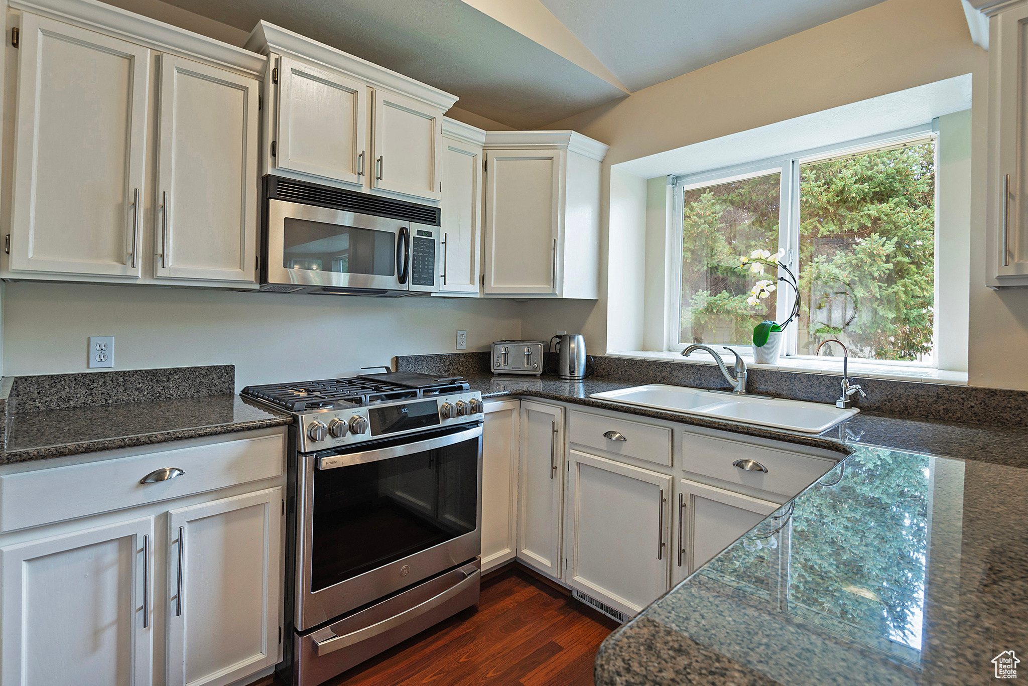 12103 S HERON RIDGE CIR