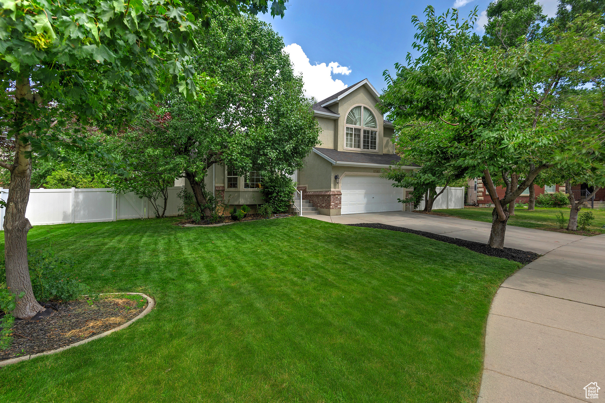 12103 S HERON RIDGE CIR