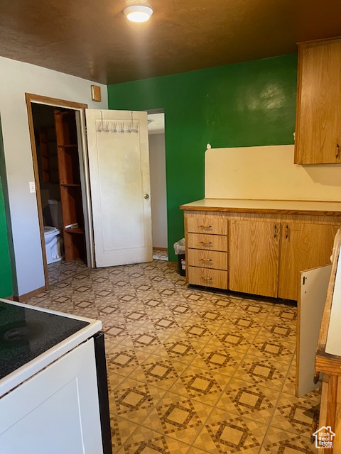 222 W CHERRY ST