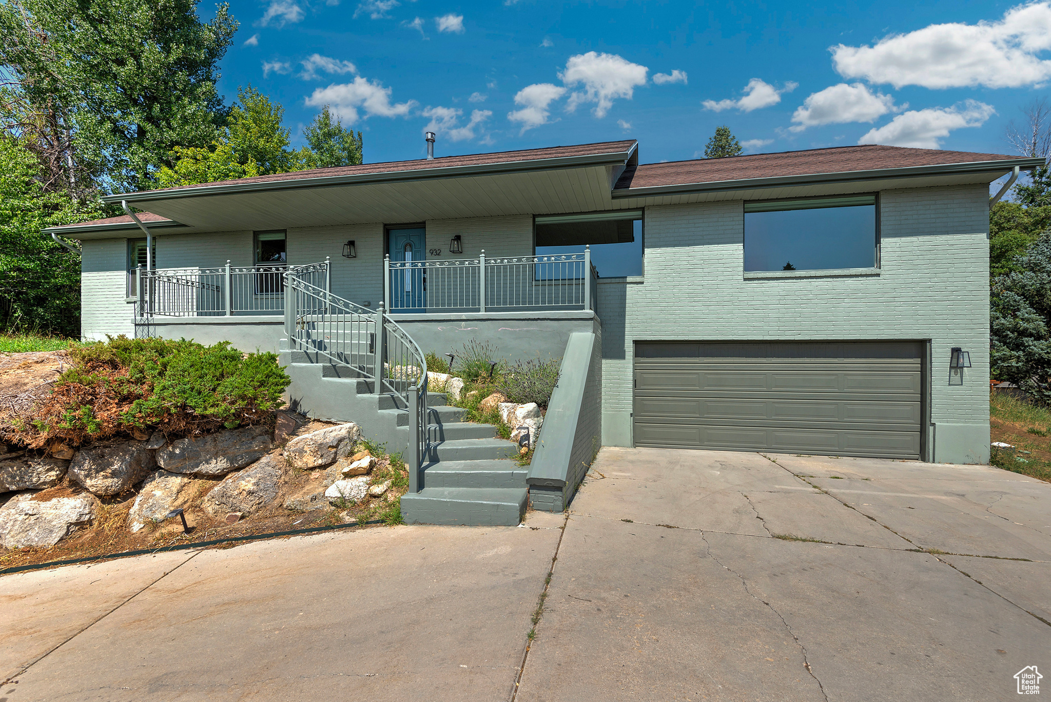 932 N NORTHRIDGE