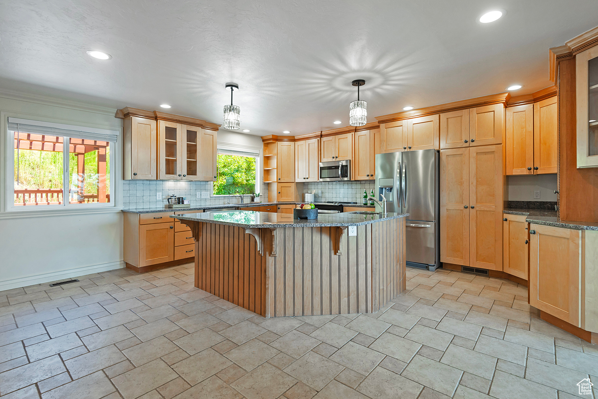 932 N NORTHRIDGE