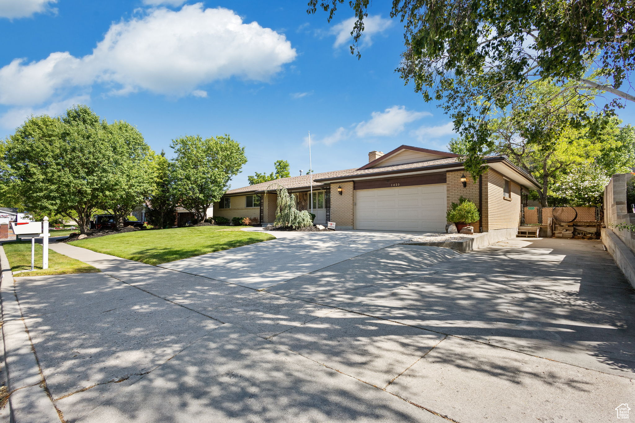 1429 CONNIE WAY