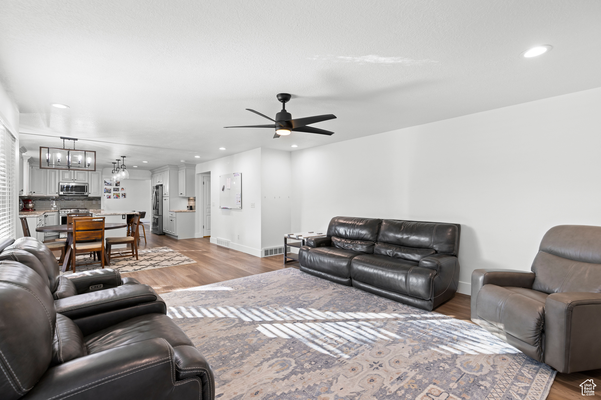 5061 SKYLINE PKWY