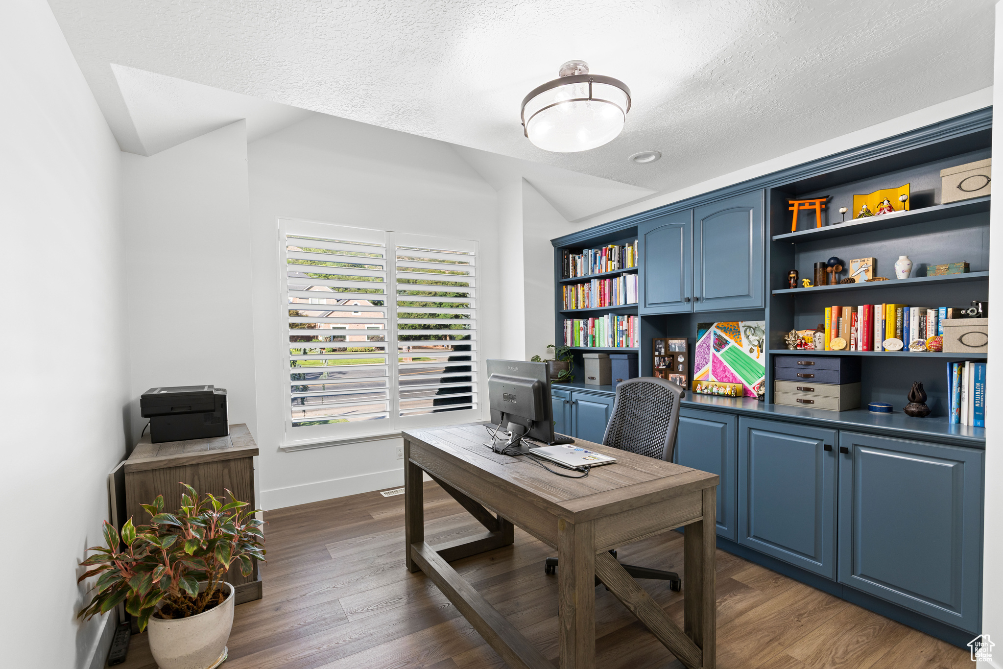 5061 SKYLINE PKWY