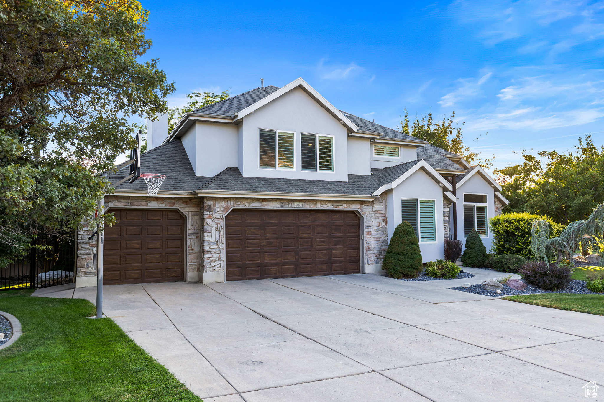 5061 SKYLINE PKWY