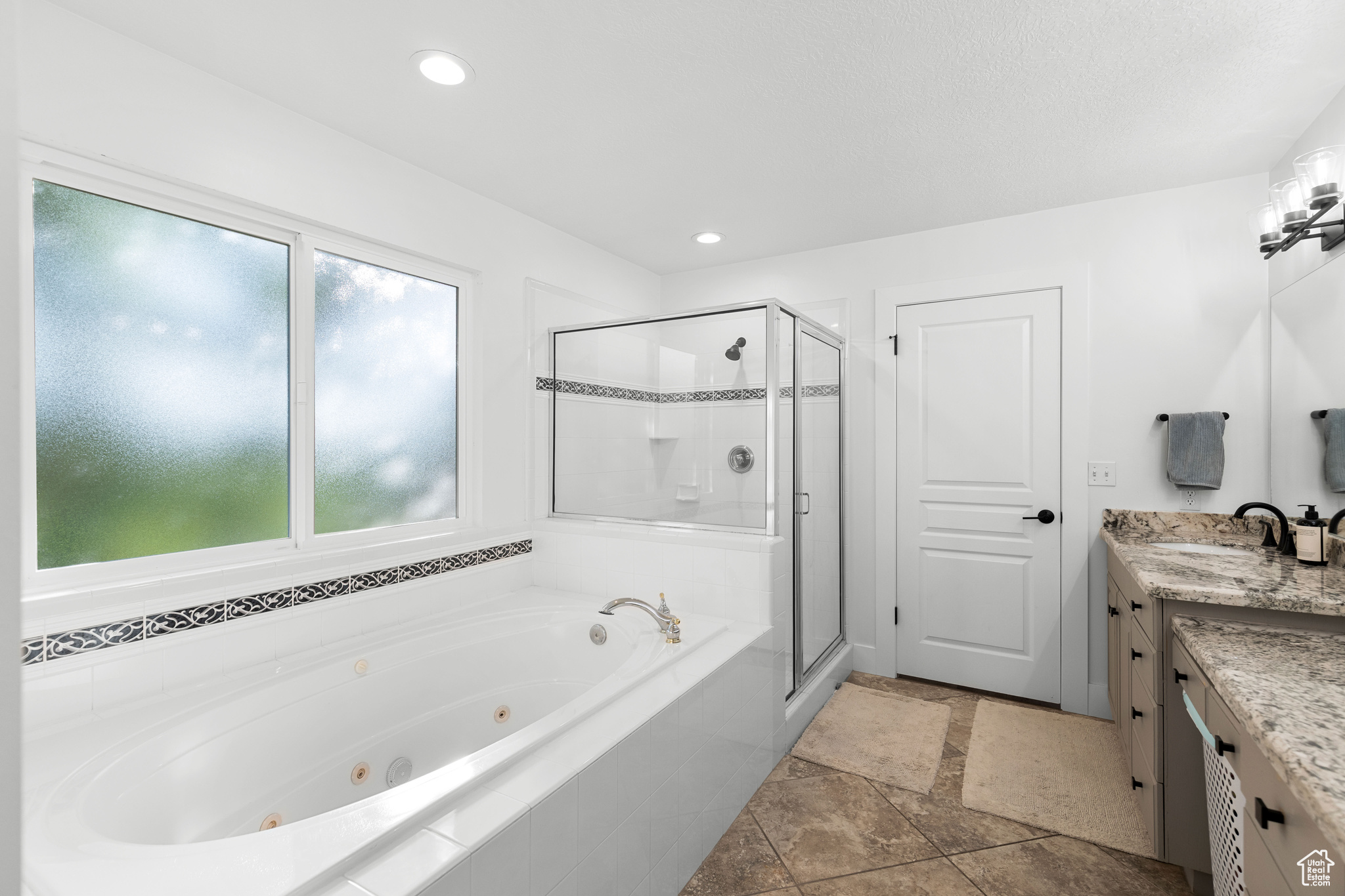 5061 SKYLINE PKWY