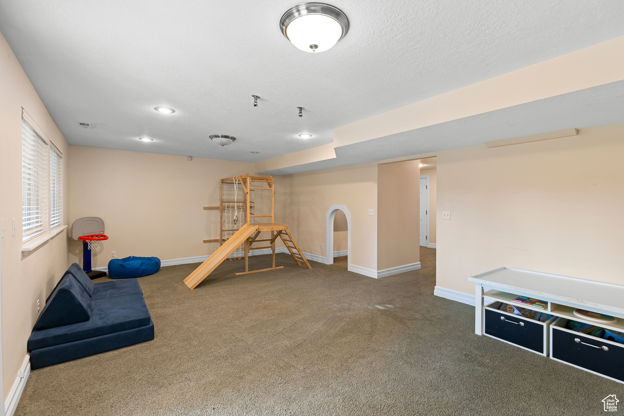 5061 SKYLINE PKWY