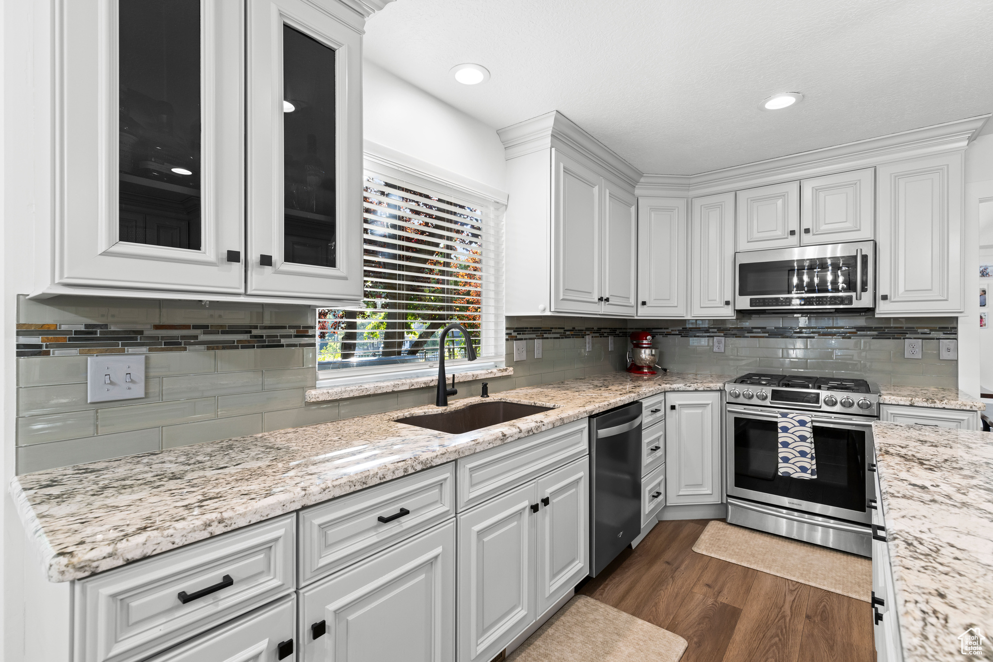 5061 SKYLINE PKWY