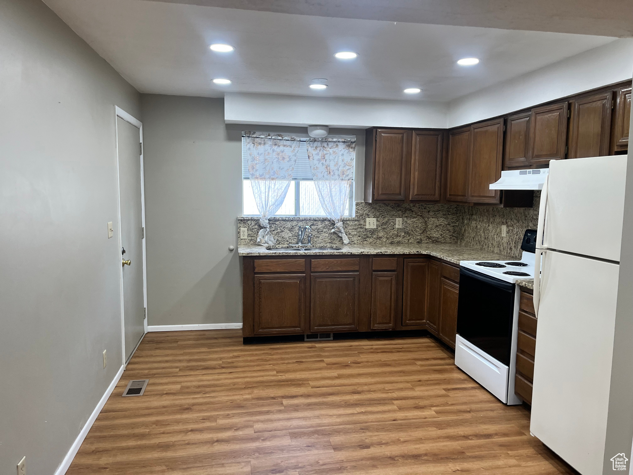 3554 VANBUREN