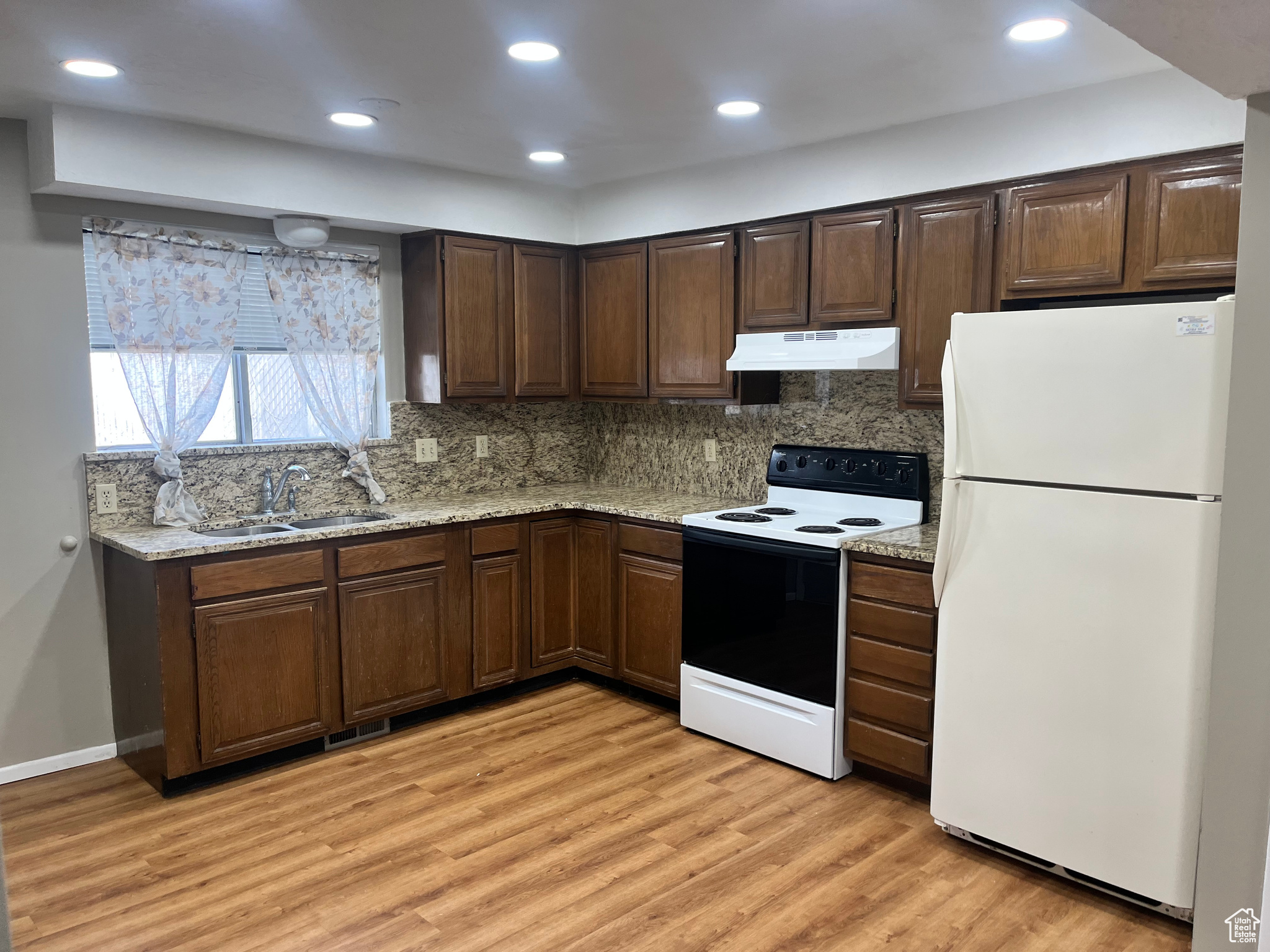 3554 VANBUREN