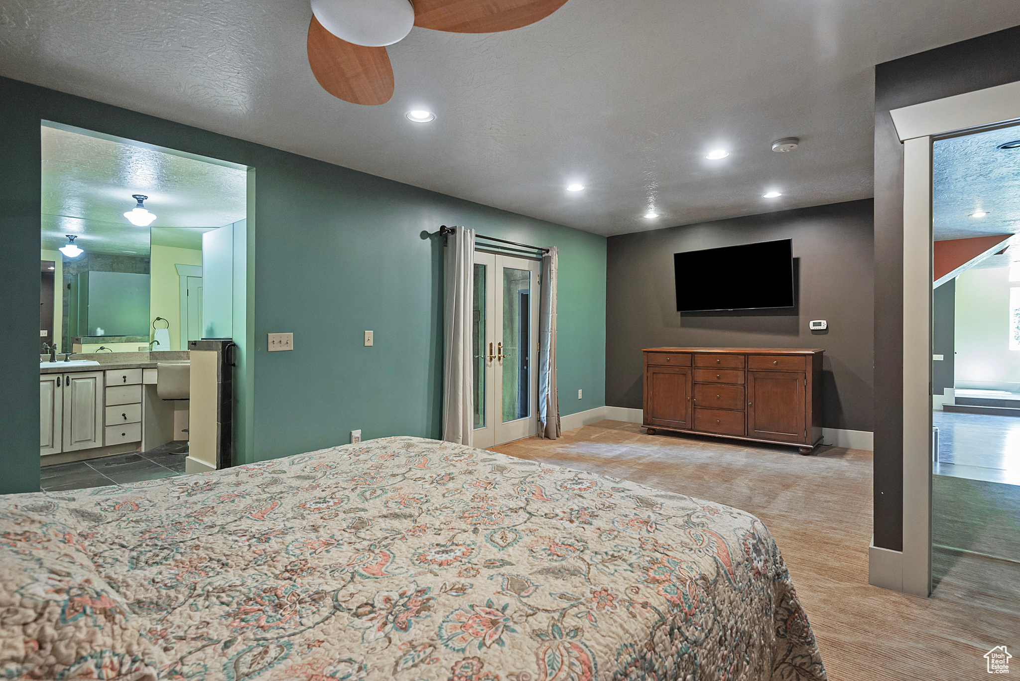 4436 E KENBRIDGE CT.