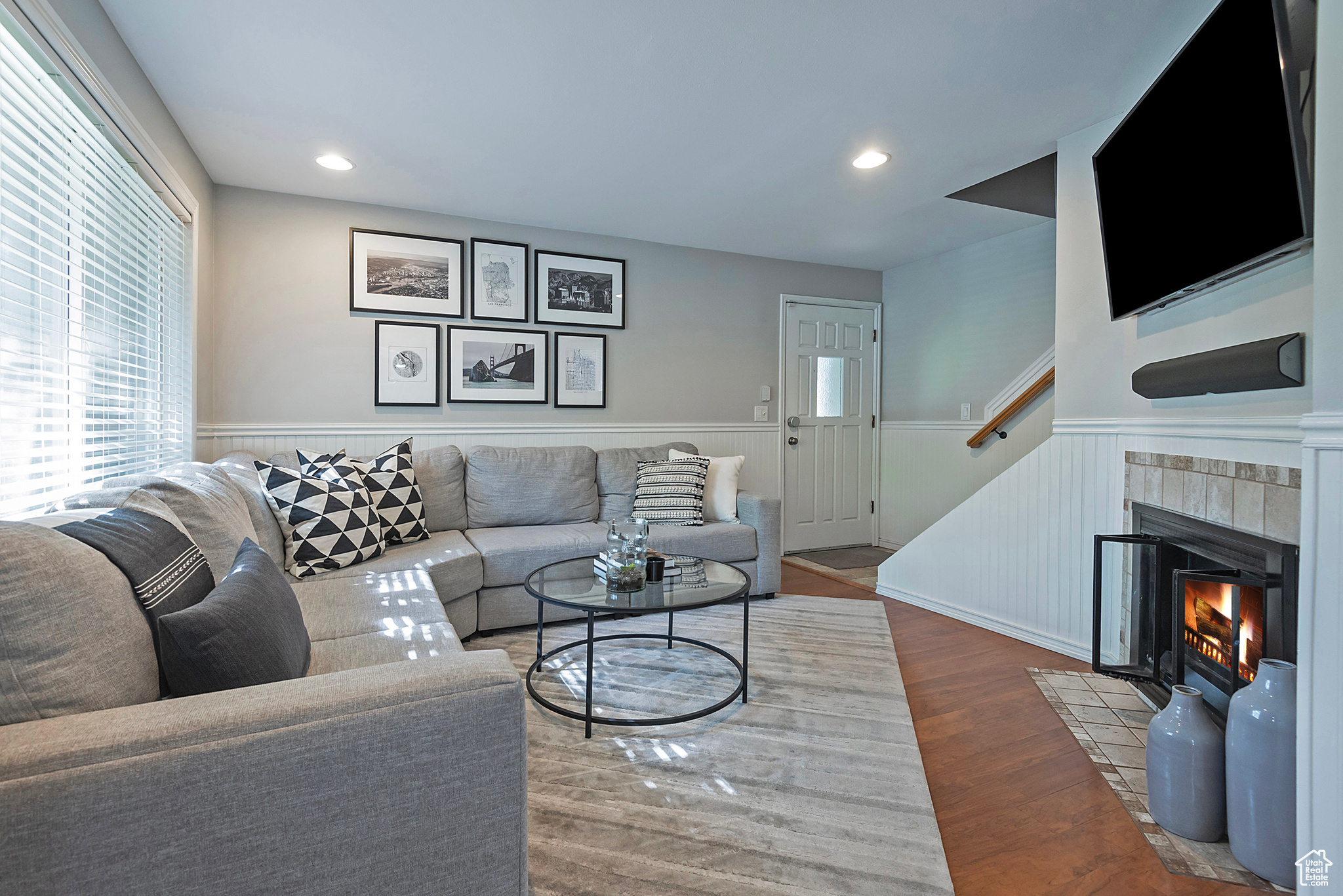 618 E COBBLESTONE LN