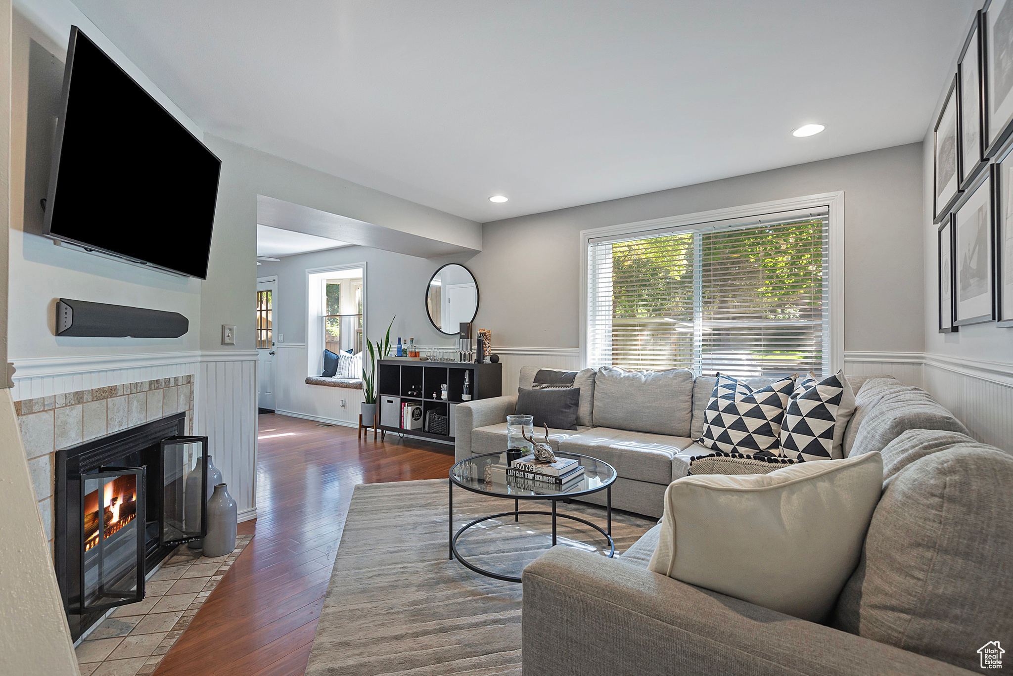618 E COBBLESTONE LN