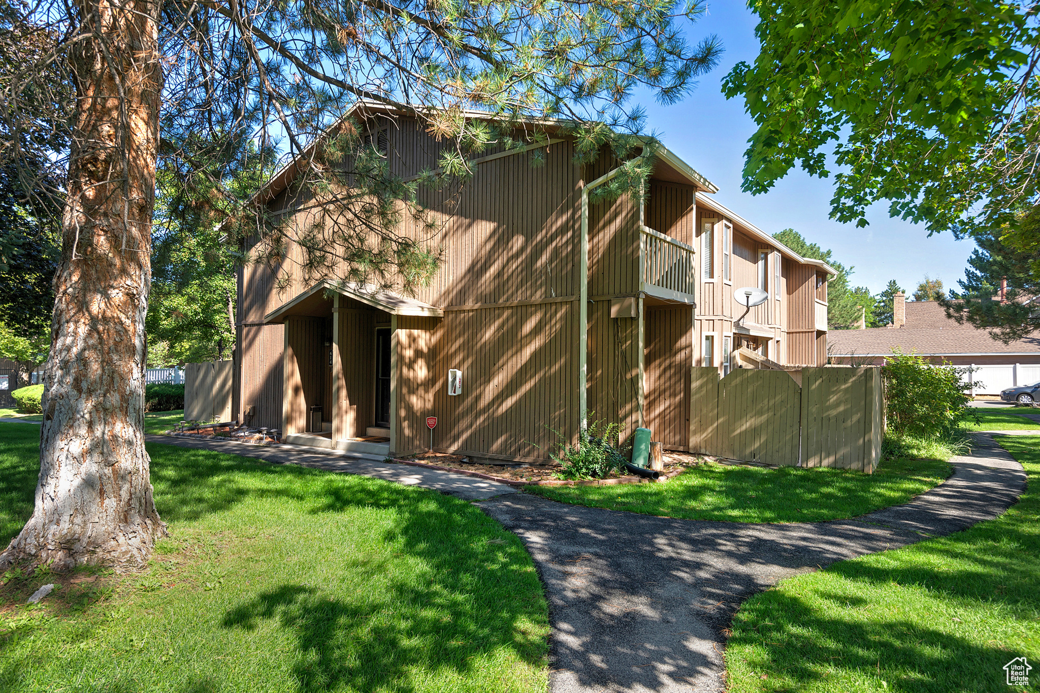 618 E COBBLESTONE LN