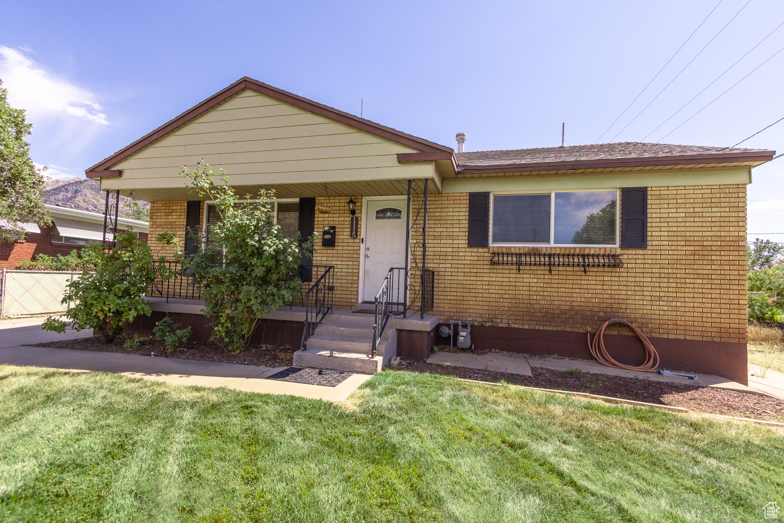 1115 CROSS ST