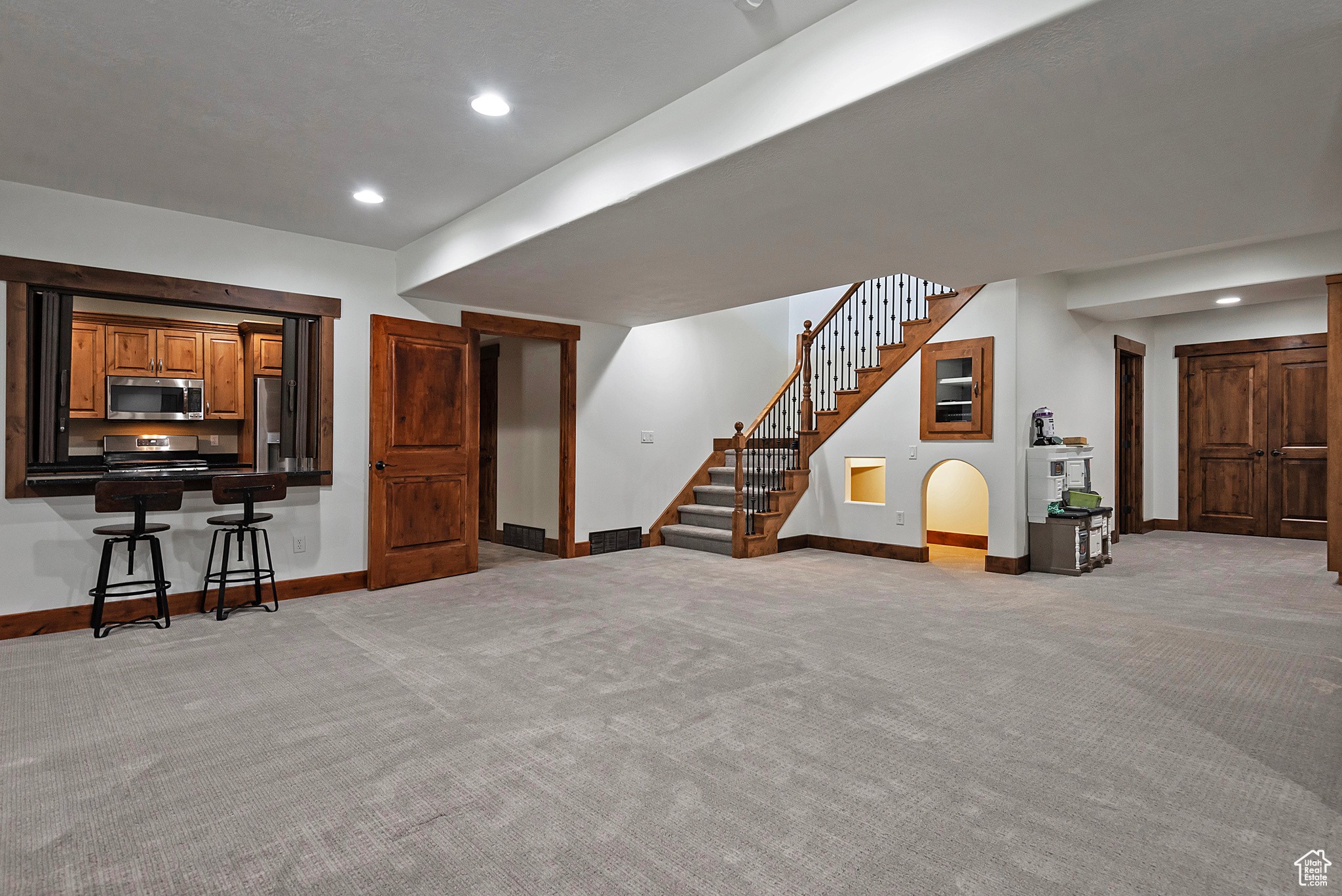 2438 E WOODWILLOW CIR