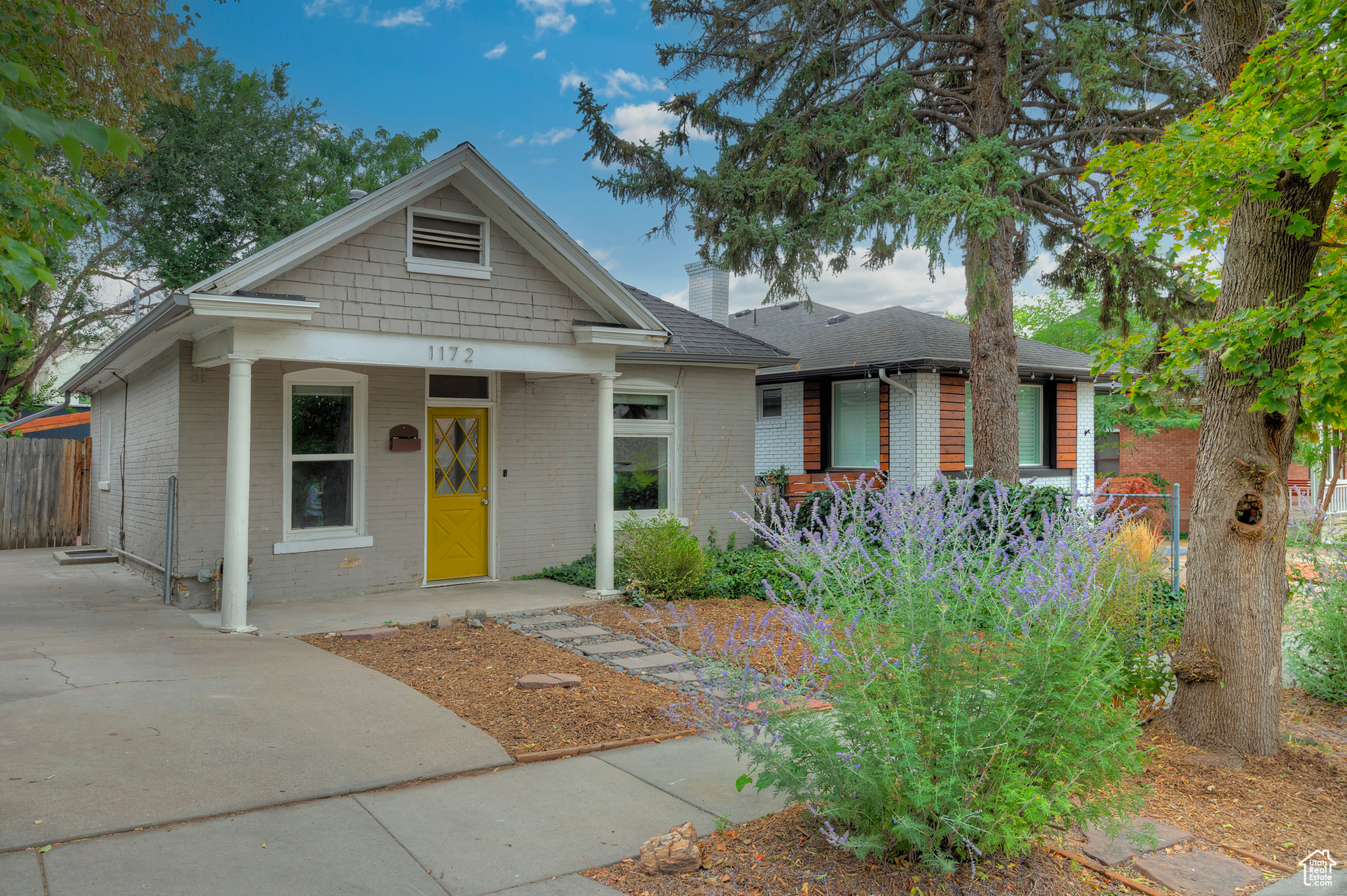 1172 E BRYAN AVE