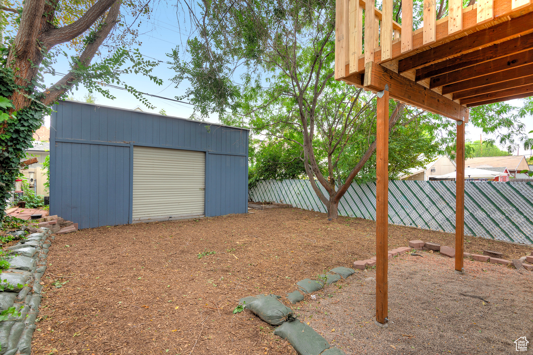1172 E BRYAN AVE