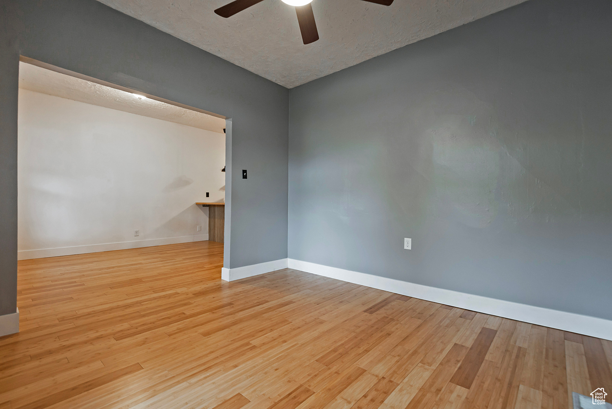1172 E BRYAN AVE