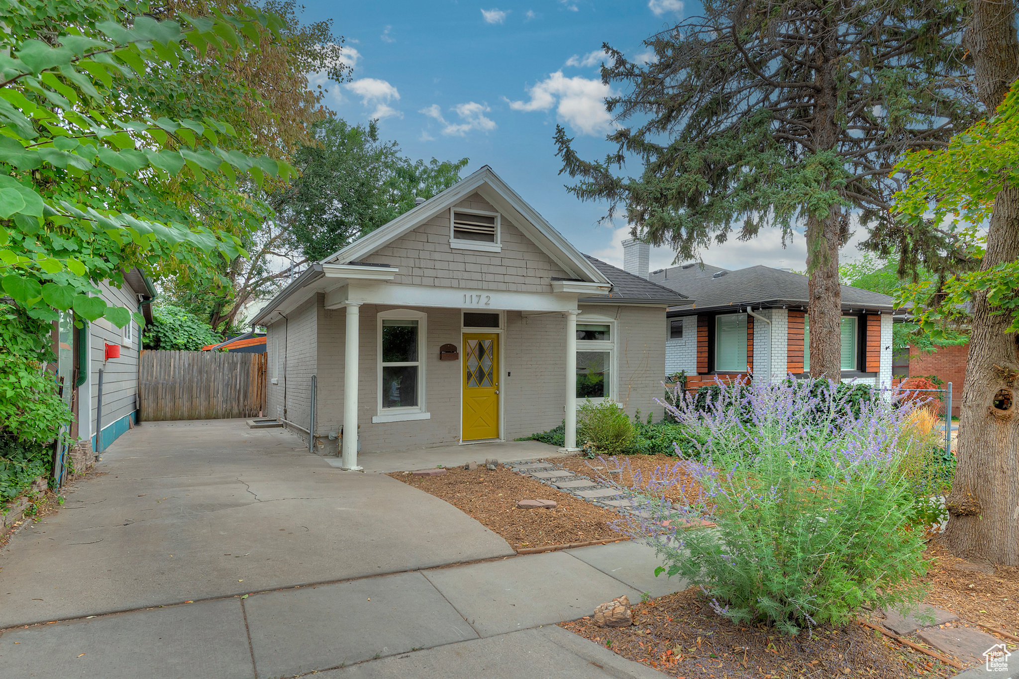 1172 E BRYAN AVE