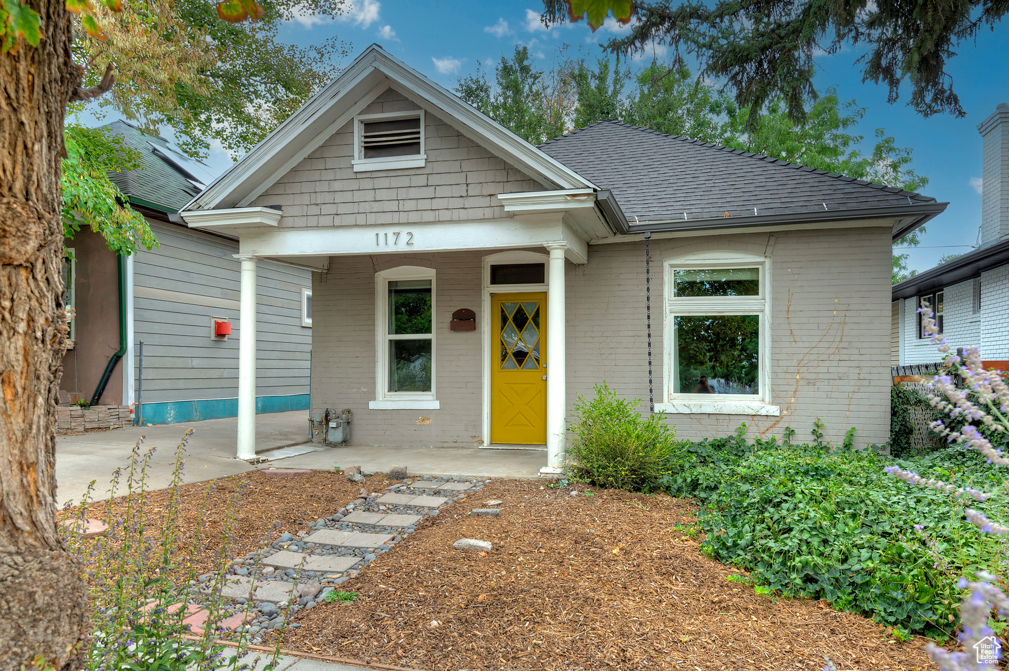 1172 E BRYAN AVE
