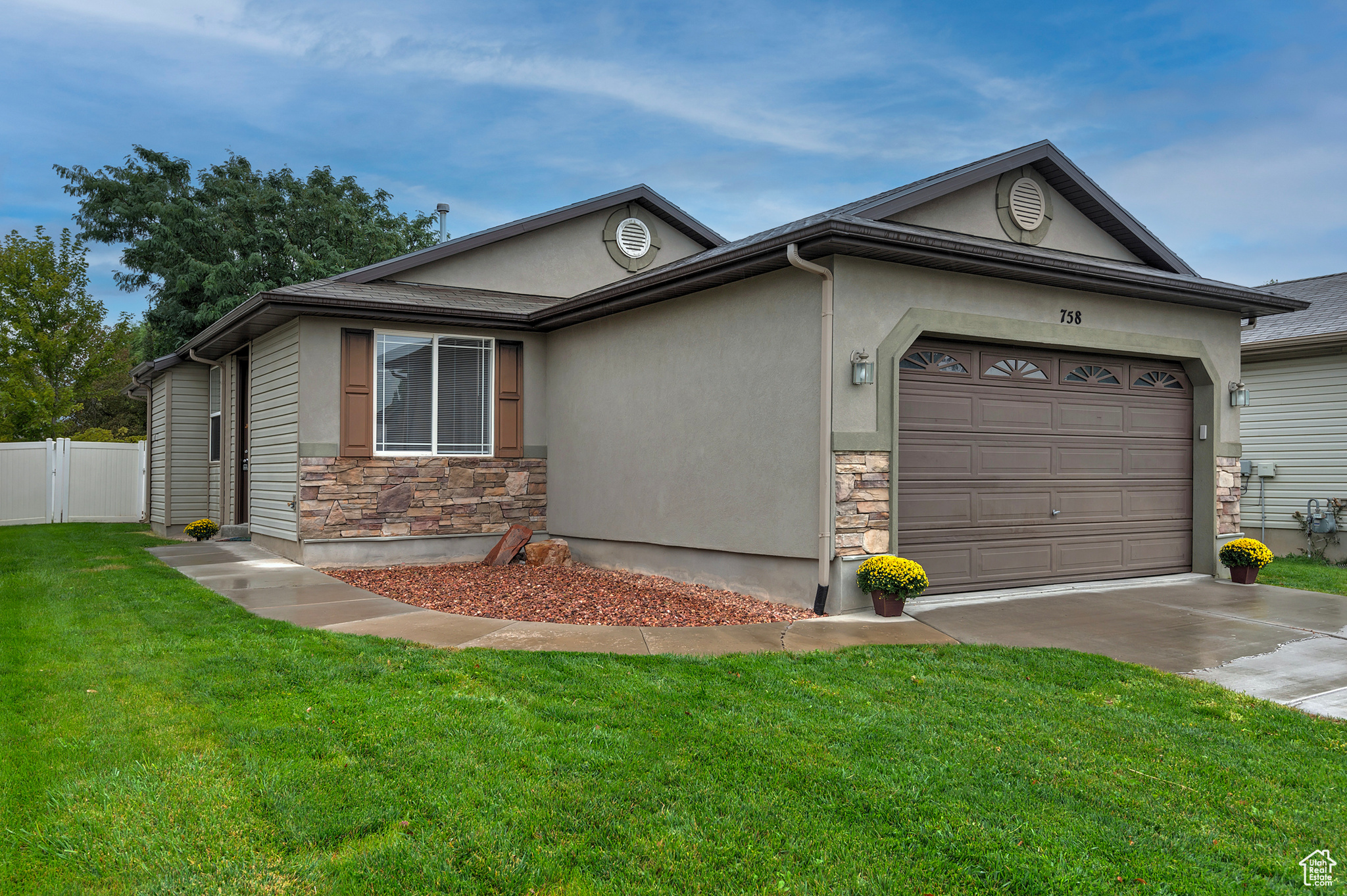 758 N BRADFORD DR