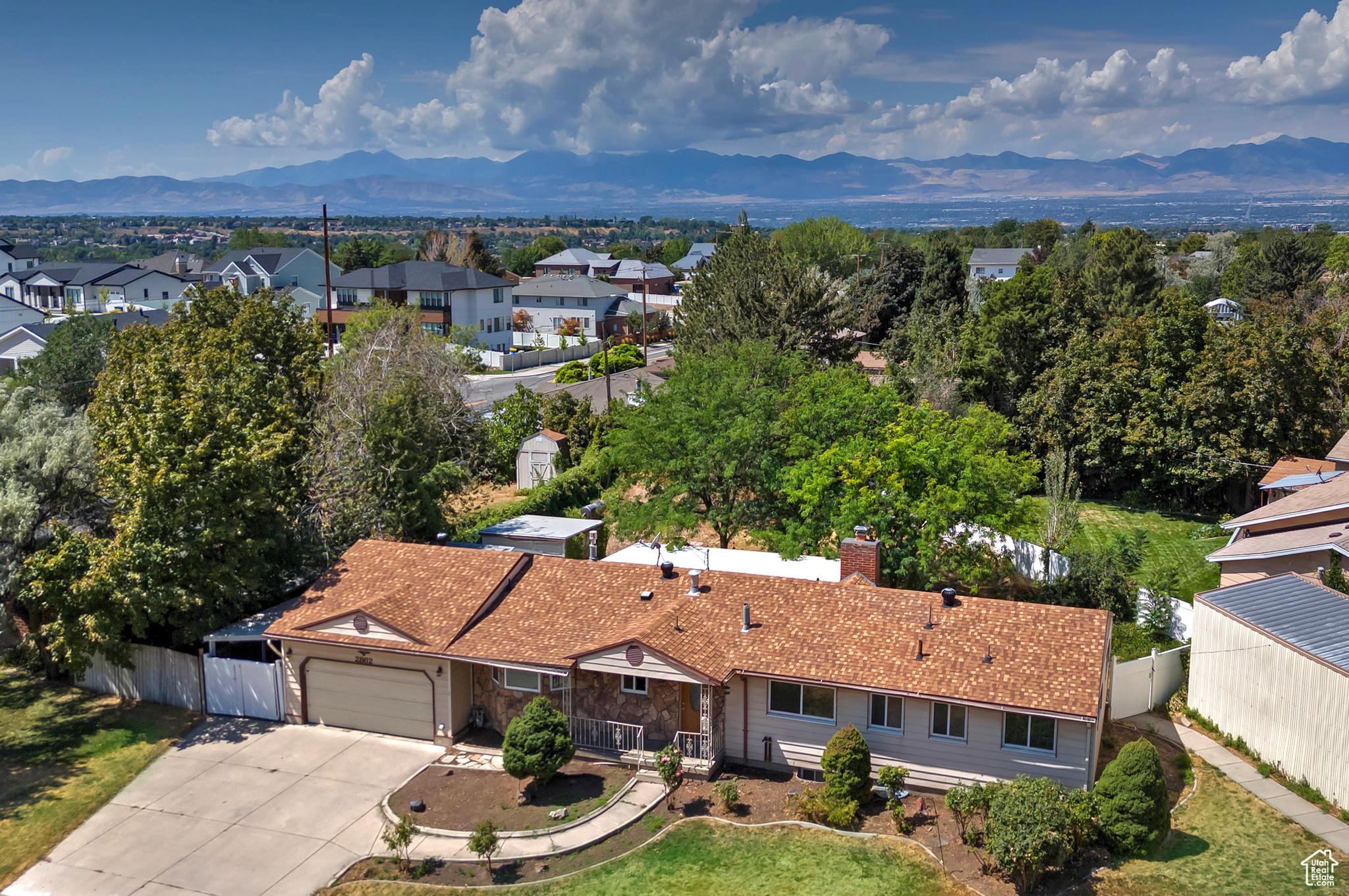 2862 E PAMELA DR